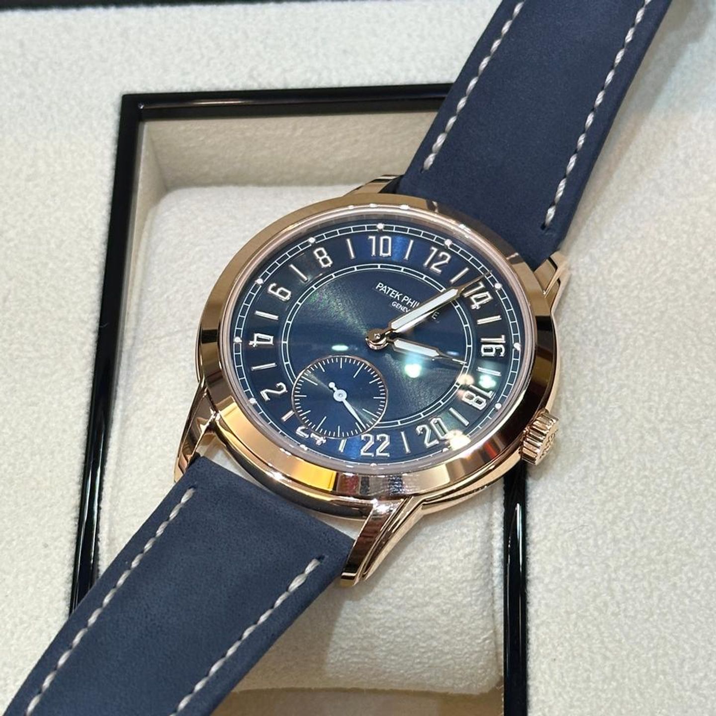Patek Philippe Calatrava 5224R-001 - (4/10)