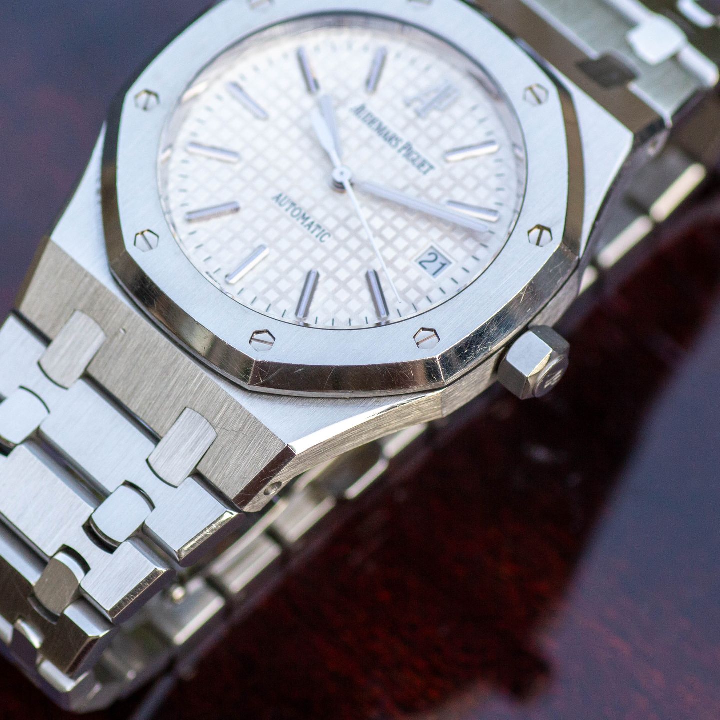 Audemars Piguet Royal Oak Selfwinding 15300ST (2011) - Wit wijzerplaat 39mm Staal (3/8)