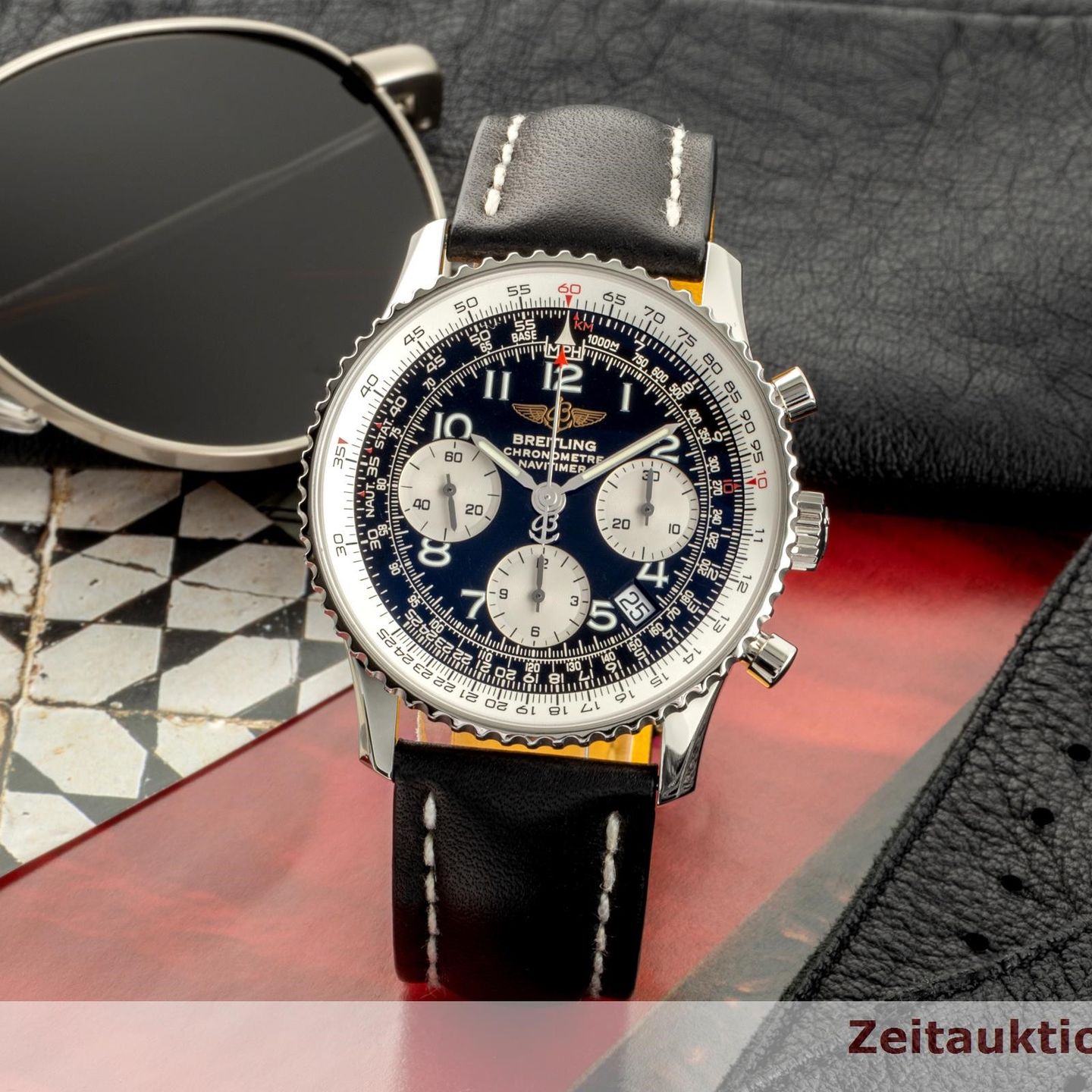 Breitling Navitimer A23322 (2005) - 42mm Staal (1/8)
