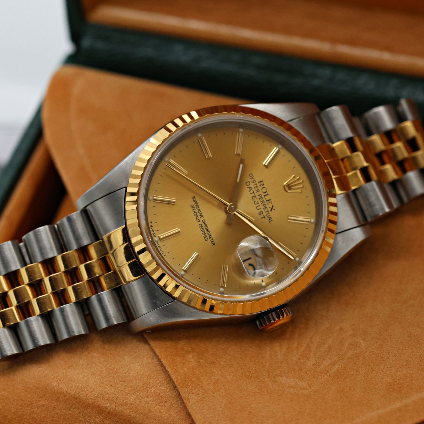 Rolex Datejust 36 16233 (Unknown (random serial)) - Champagne dial 36 mm Gold/Steel case (5/8)