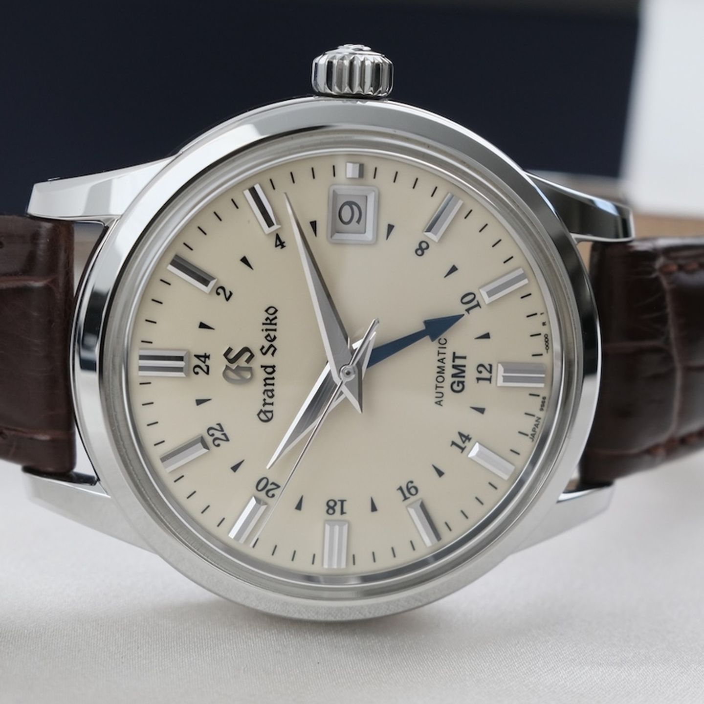 Grand Seiko Elegance Collection SBGM221 - (5/8)