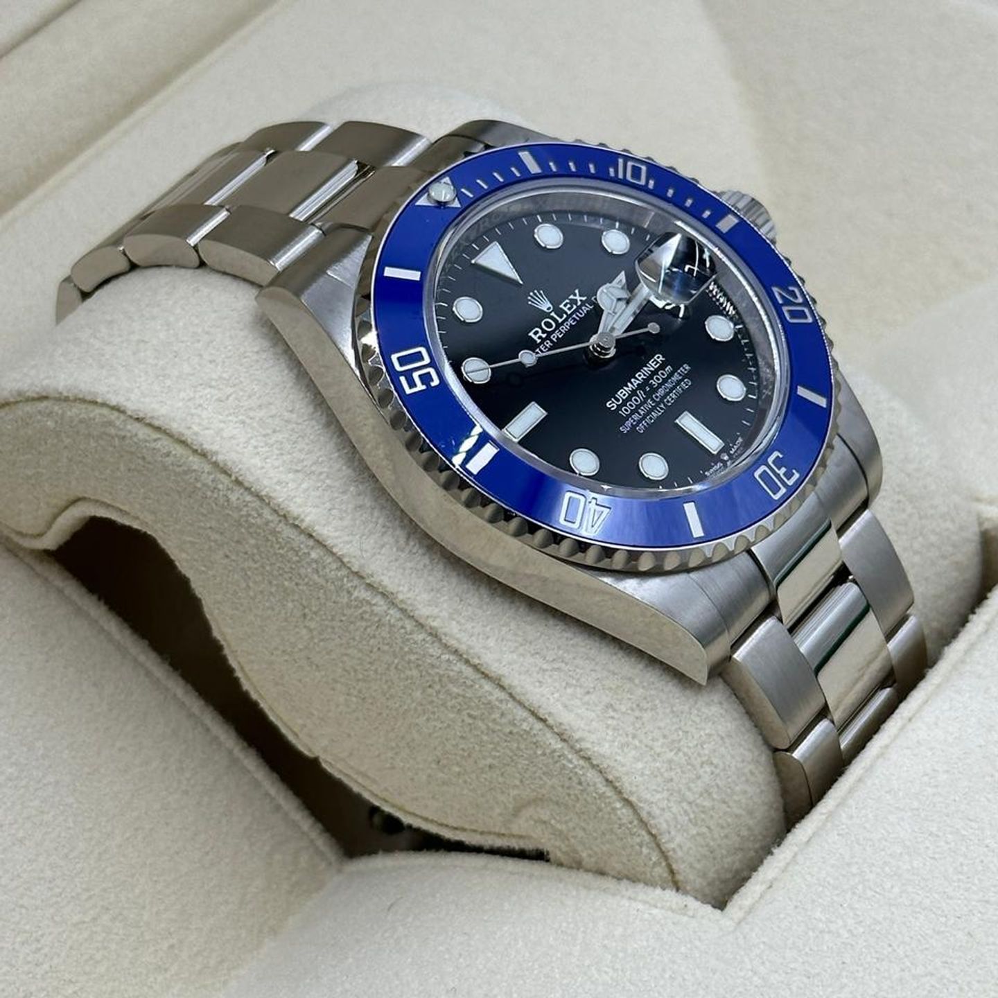 Rolex Submariner Date 126619LB (2025) - Black dial 41 mm White Gold case (5/10)