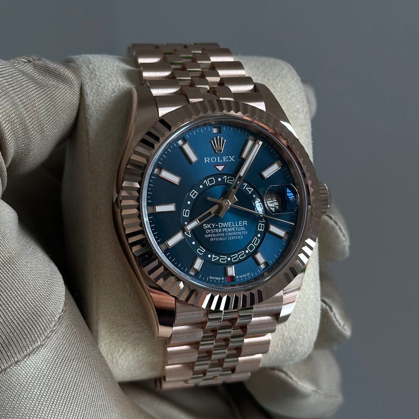 Rolex Sky-Dweller 336935 (2026) - 42mm Roségoud (7/8)