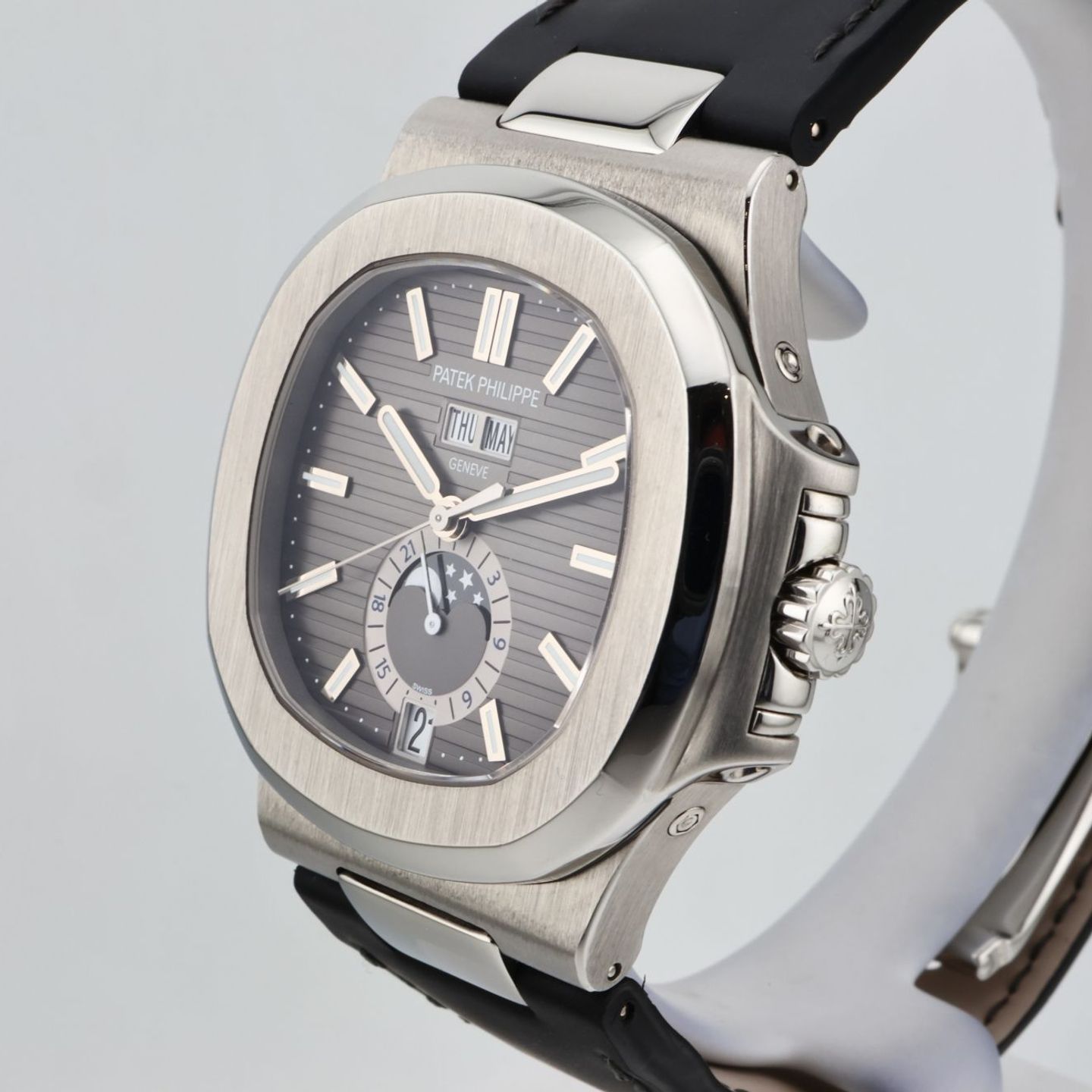 Patek Philippe Nautilus 5726A-001 - (3/8)