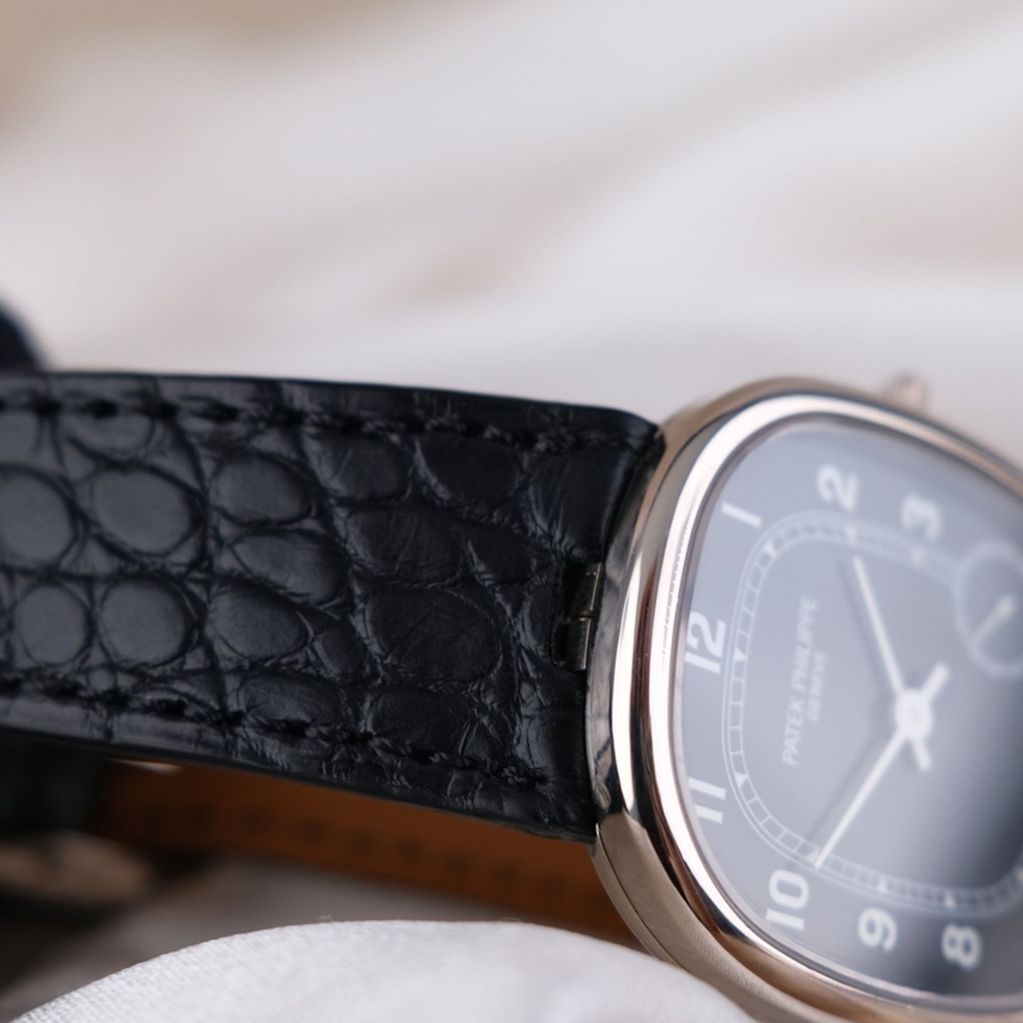 Patek Philippe Golden Ellipse 5738/1R-001 (Onbekend (willekeurig serienummer)) - Zwart wijzerplaat 35mm Roségoud (6/8)