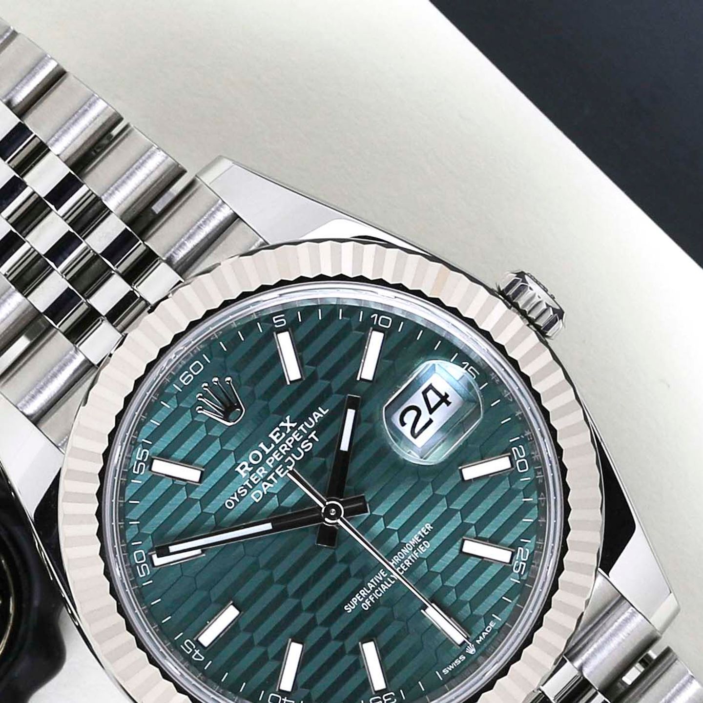 Rolex Datejust 41 126334 (2023) - Groen wijzerplaat 41mm Staal (3/8)