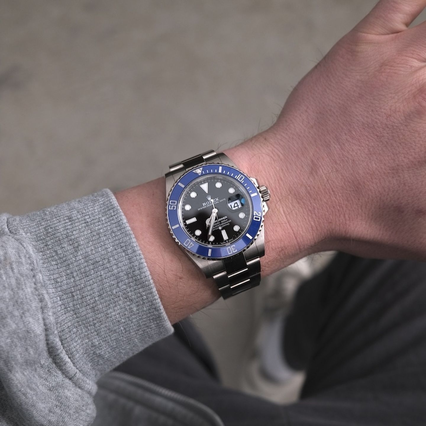 Rolex Submariner Date 126619LB (2023) - Black dial 41 mm White Gold case (2/8)