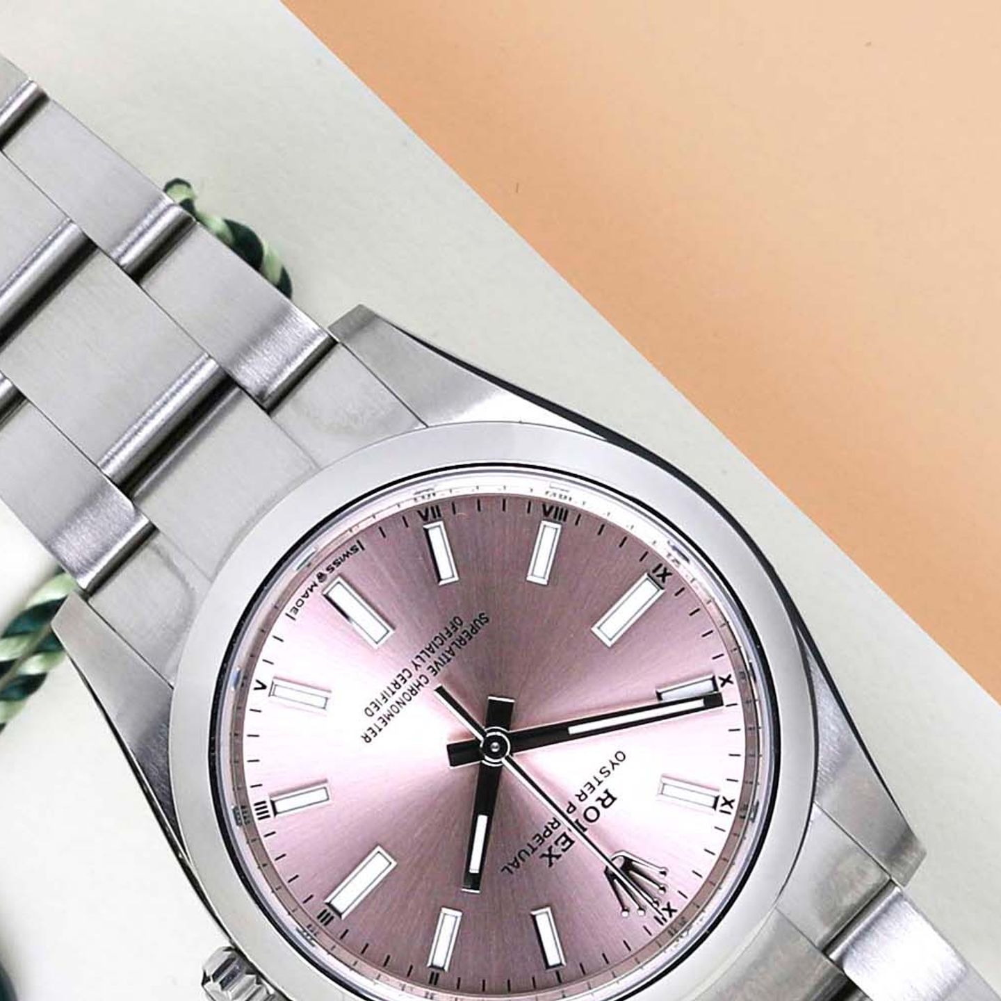 Rolex Oyster Perpetual 34 124200 (2024) - Roze wijzerplaat 34mm Staal (4/8)