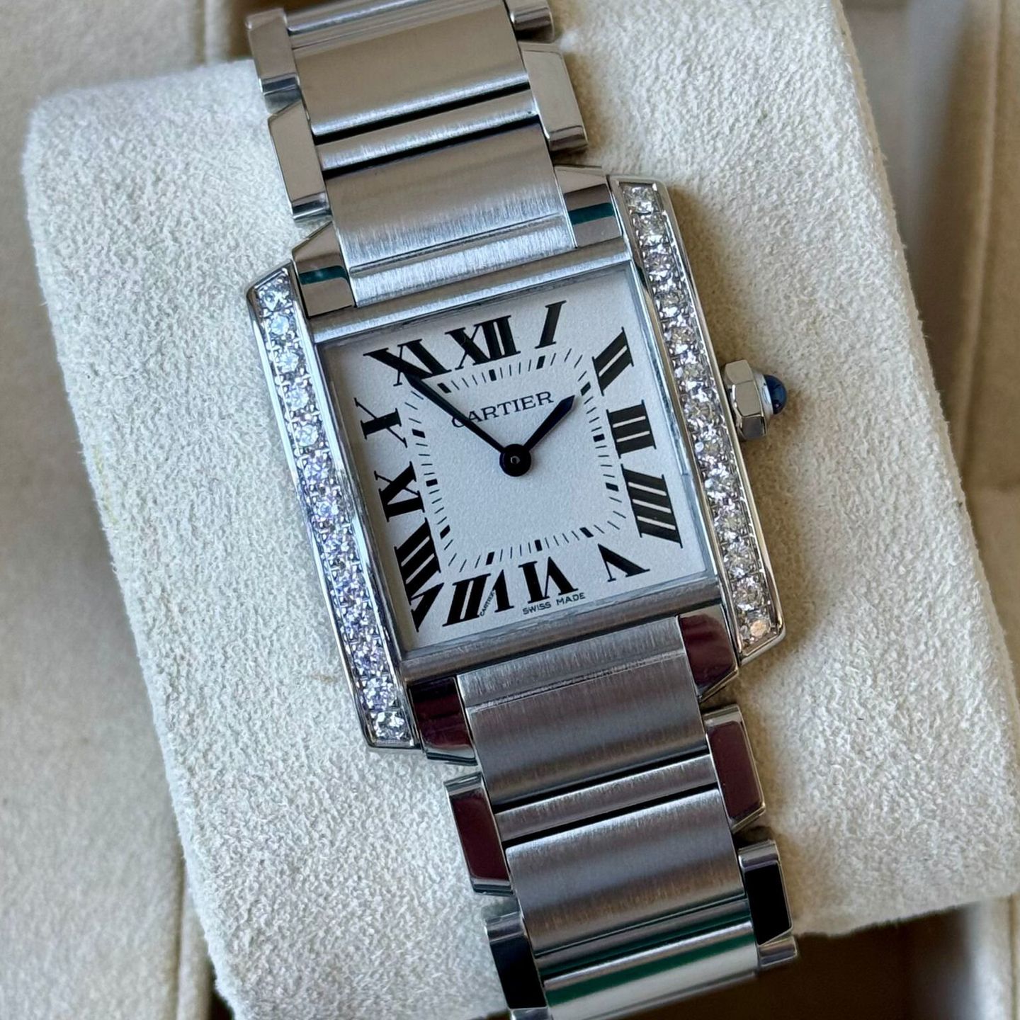 Cartier Tank Française W4TA0009 (2021) - Wit wijzerplaat 30mm Staal (1/7)