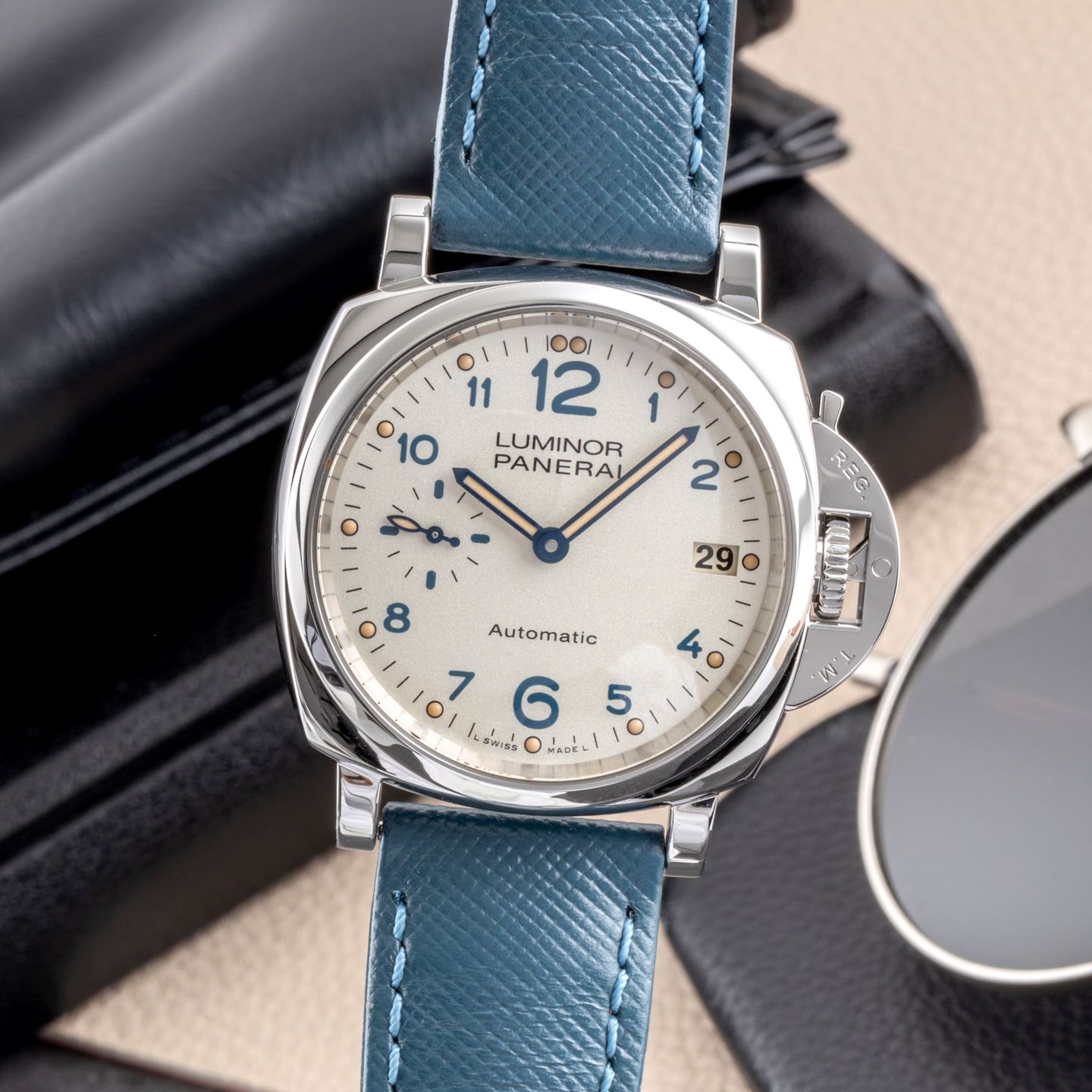 Panerai Luminor Due PAM00903 (Unknown (random serial)) - White dial 38 mm Steel case (3/8)