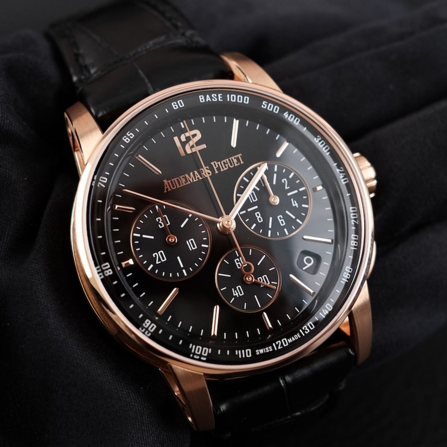 Audemars Piguet CODE 11.59 26393OR.OO.A002CR.01 (2023) - Black dial 41 mm Rose Gold case (5/8)
