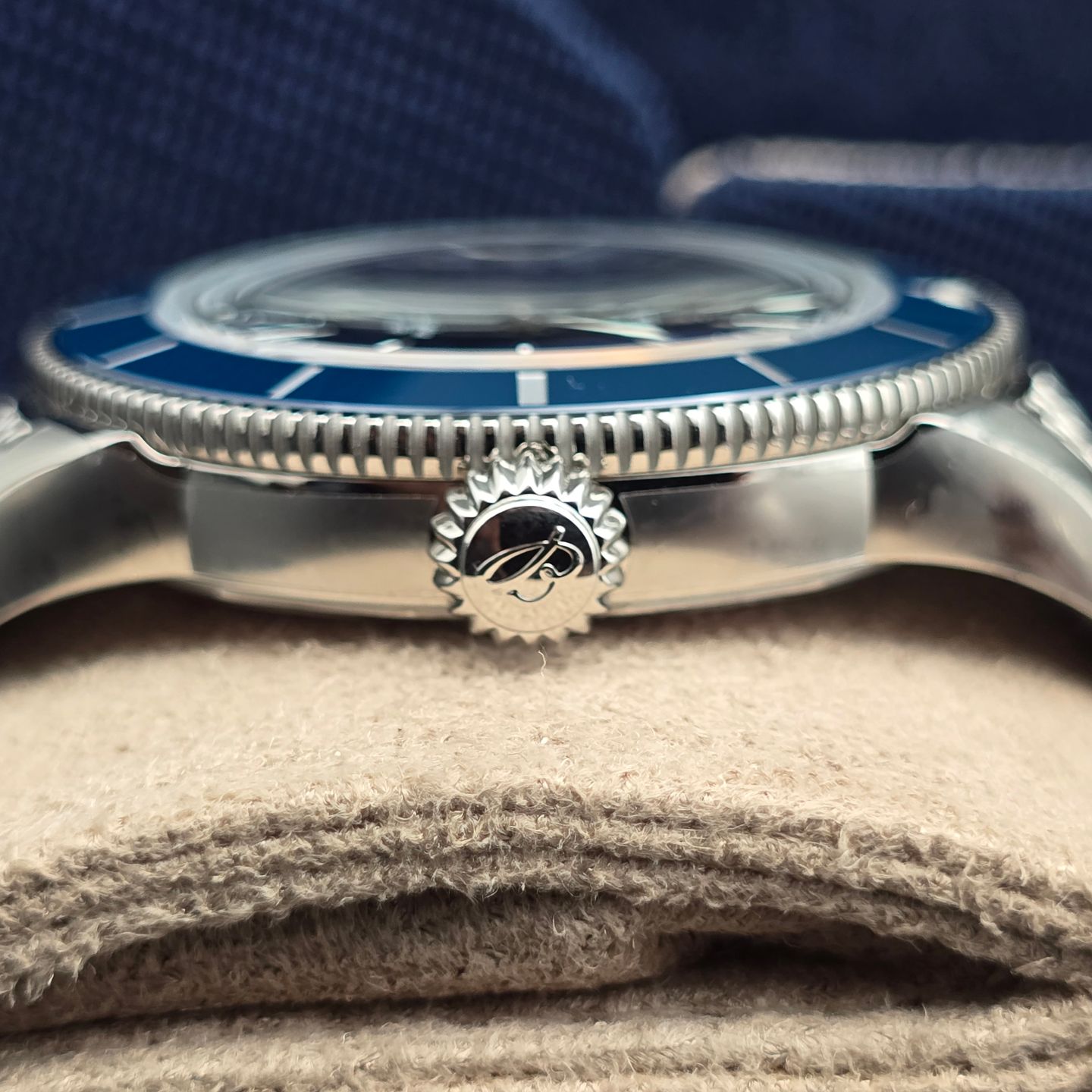 Breitling Superocean Heritage 42 AB3111161C1A1 (2026) - Blauw wijzerplaat 42mm Staal (5/8)
