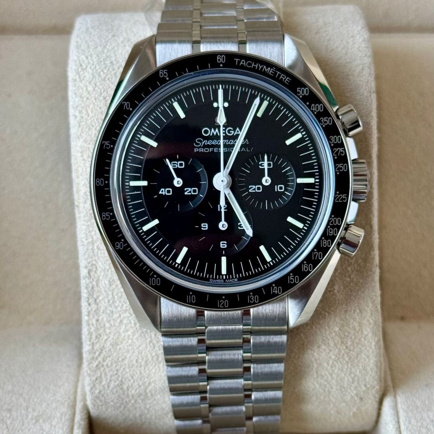 Omega Speedmaster Professional Moonwatch 310.30.42.50.01.002 (2024) - Black dial 42 mm Steel case (2/7)