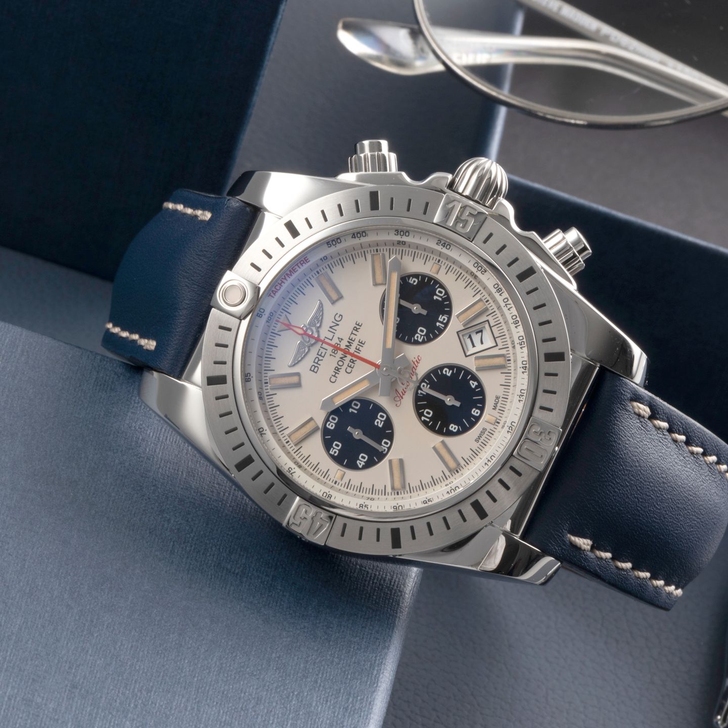 Breitling Chronomat 44 Airborne AB01154G/G786 (Unknown (random serial)) - Silver dial 44 mm Steel case (2/8)