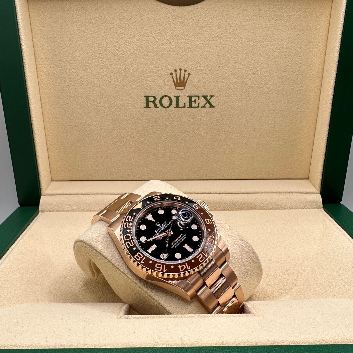 Rolex GMT-Master II 126715CHNR (2019) - Black dial 40 mm Rose Gold case (3/6)
