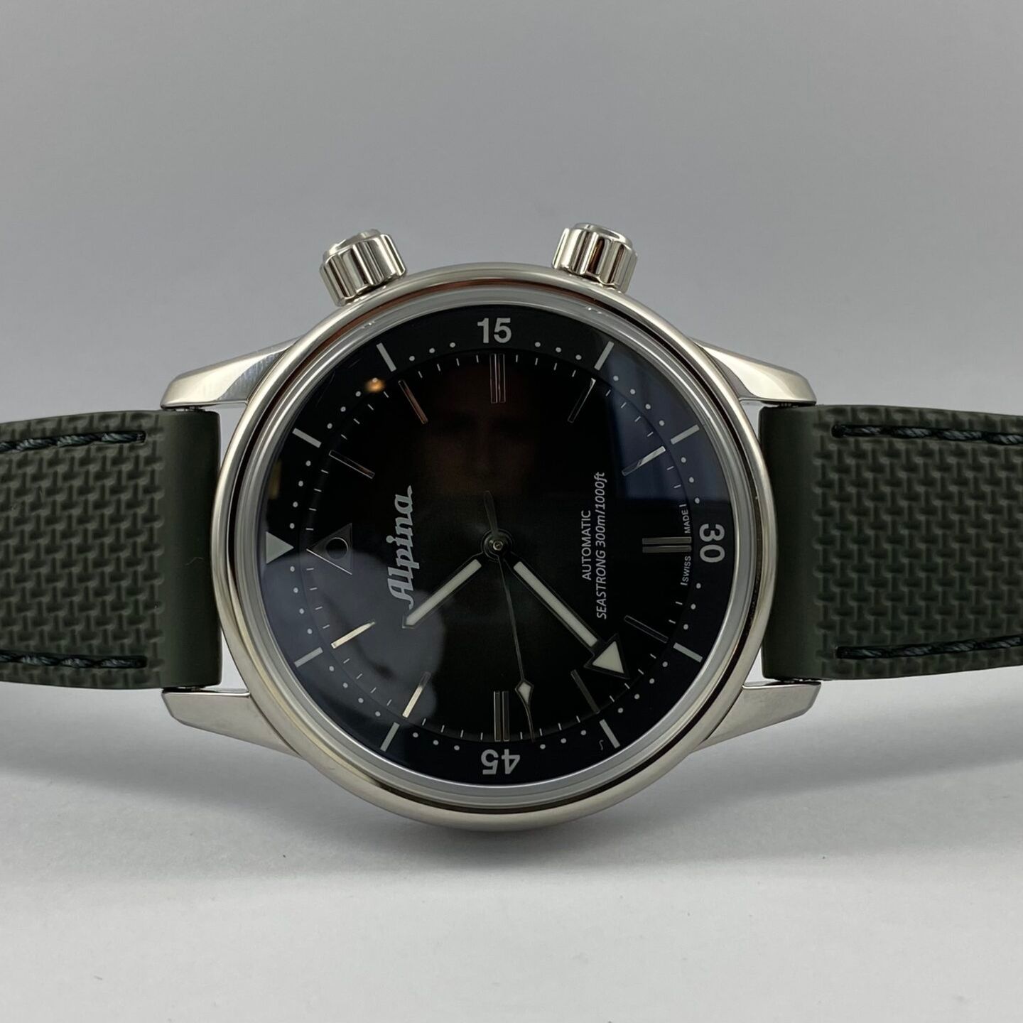 Alpina Seastrong - (2023) - Black dial 42 mm Steel case (1/6)