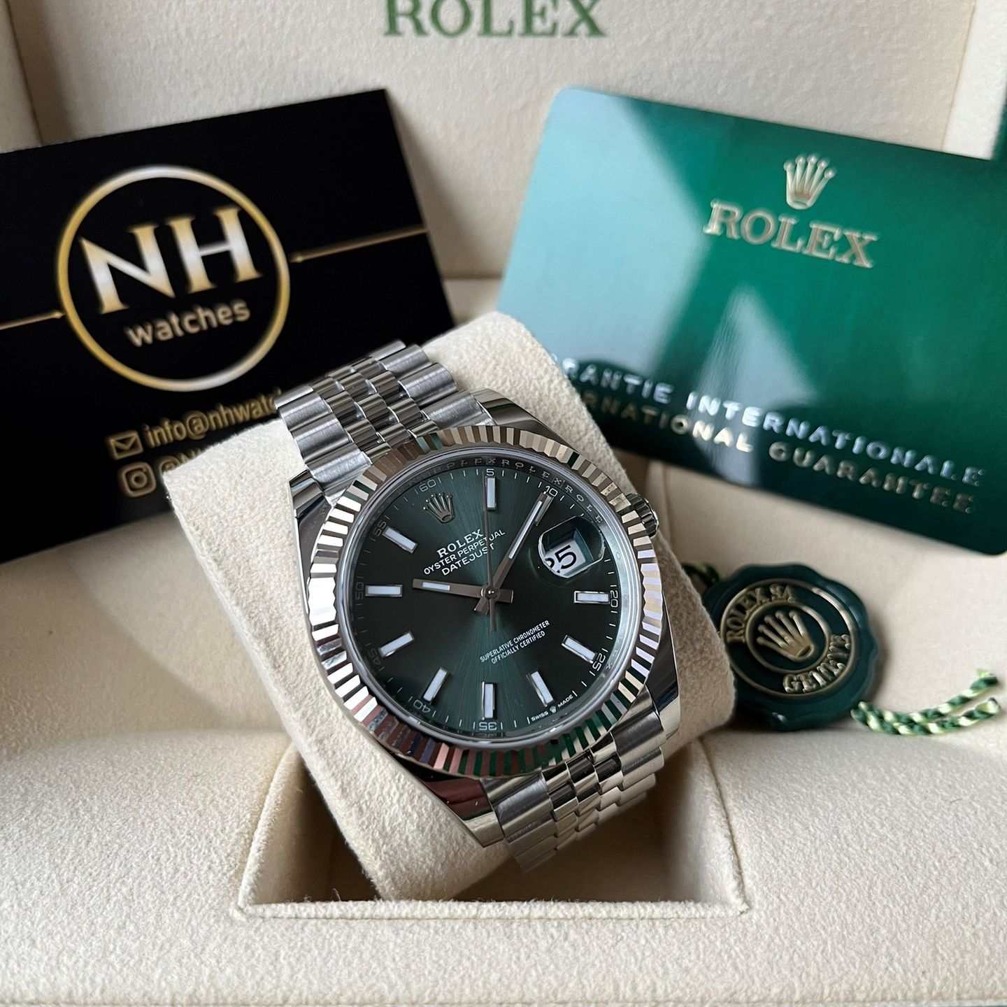 Rolex Datejust 41 126334 (2023) - Green dial 41 mm Steel case (2/4)