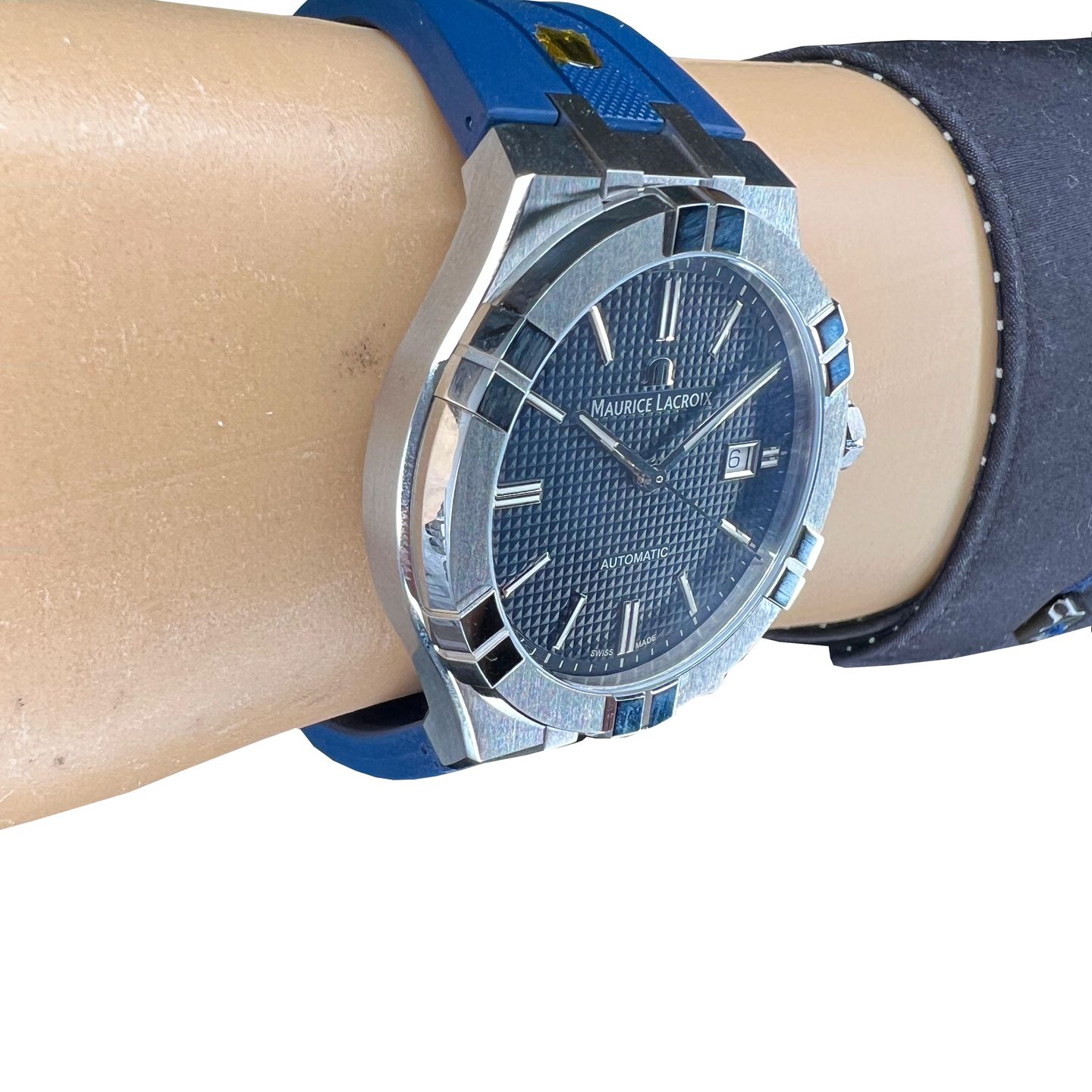 Maurice Lacroix Aikon AI6008-SS000-430-4 (2024) - Blue dial 42 mm Steel case (5/8)