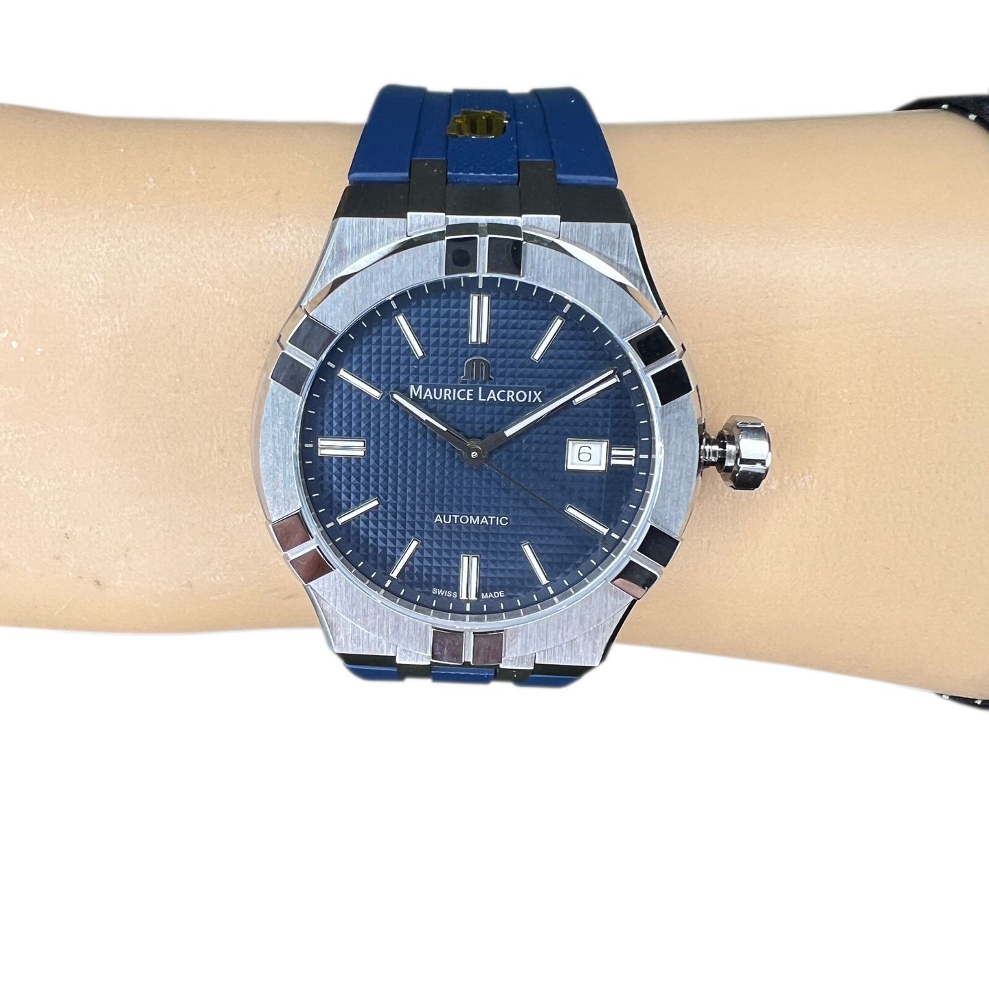 Maurice Lacroix Aikon AI6008-SS000-430-4 (2024) - Blue dial 42 mm Steel case (1/8)