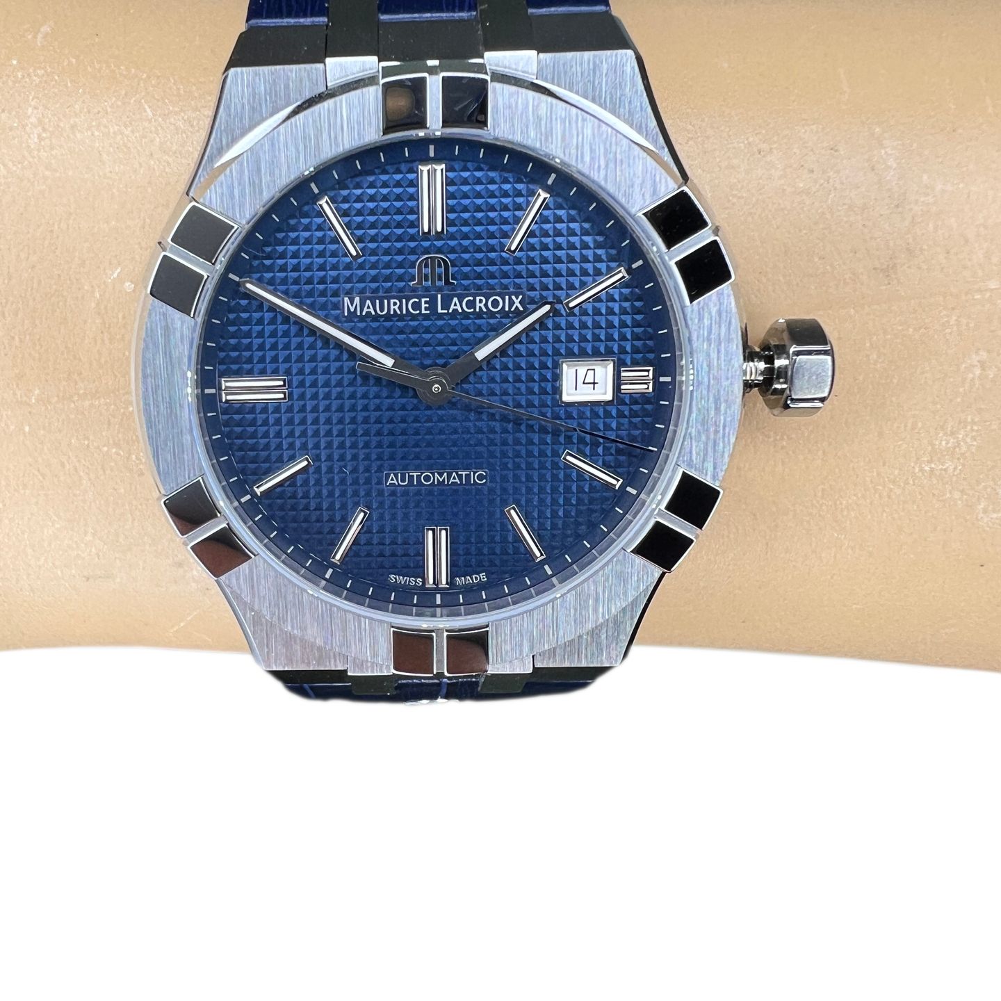 Maurice Lacroix Aikon AI6008-SS001-430-1 (2024) - Blauw wijzerplaat 42mm Staal (1/8)