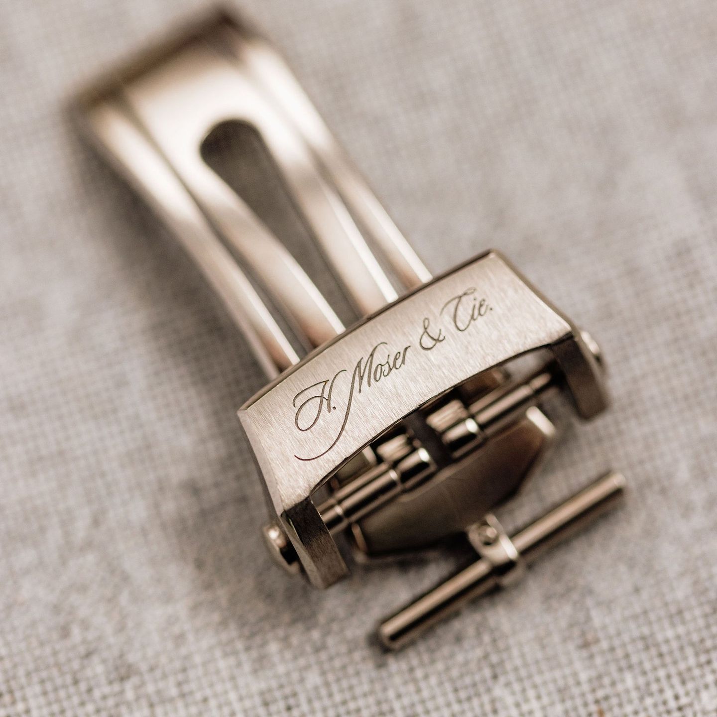 H. Moser & Cie. Unknown Fume dial (2013) - Brown dial 41 mm Palladium case (4/6)