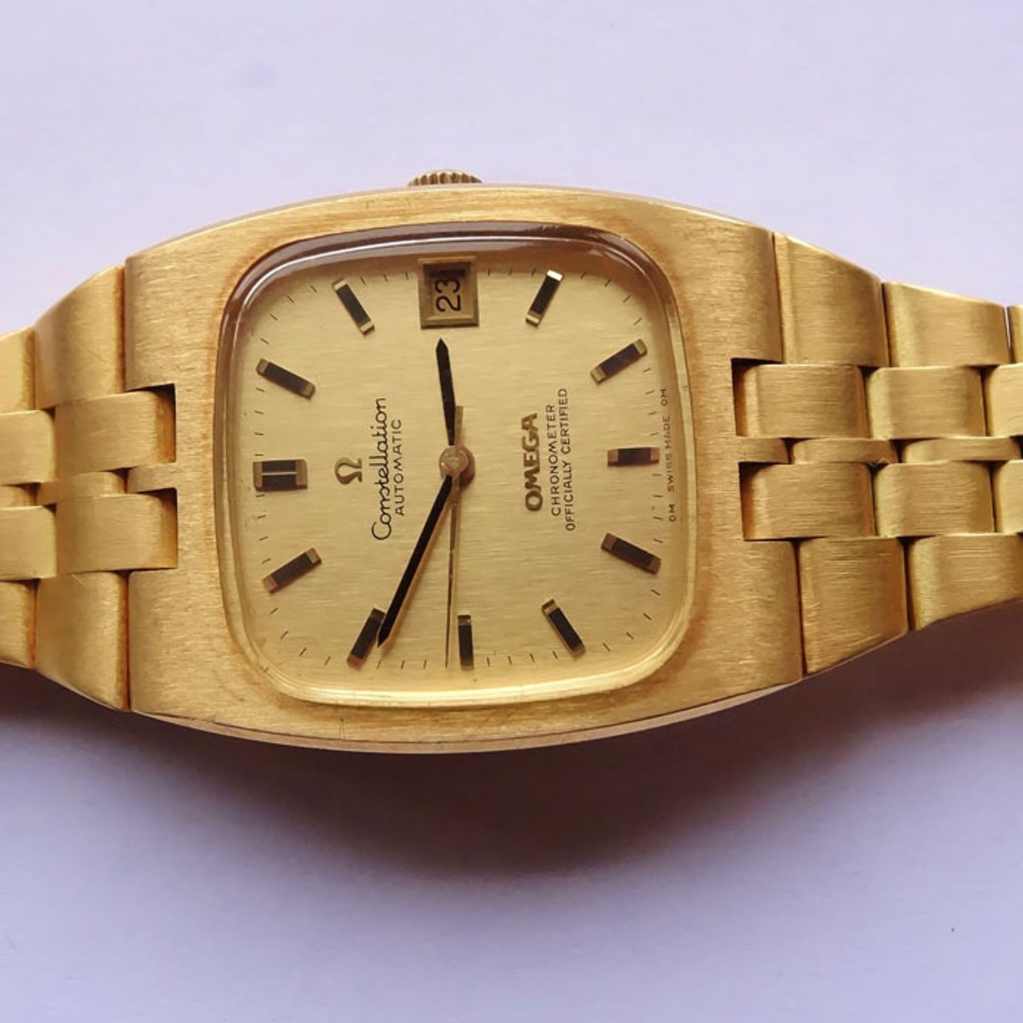 Omega Constellation 166.059 (1972) - Gold dial 33 mm Yellow Gold case (3/7)