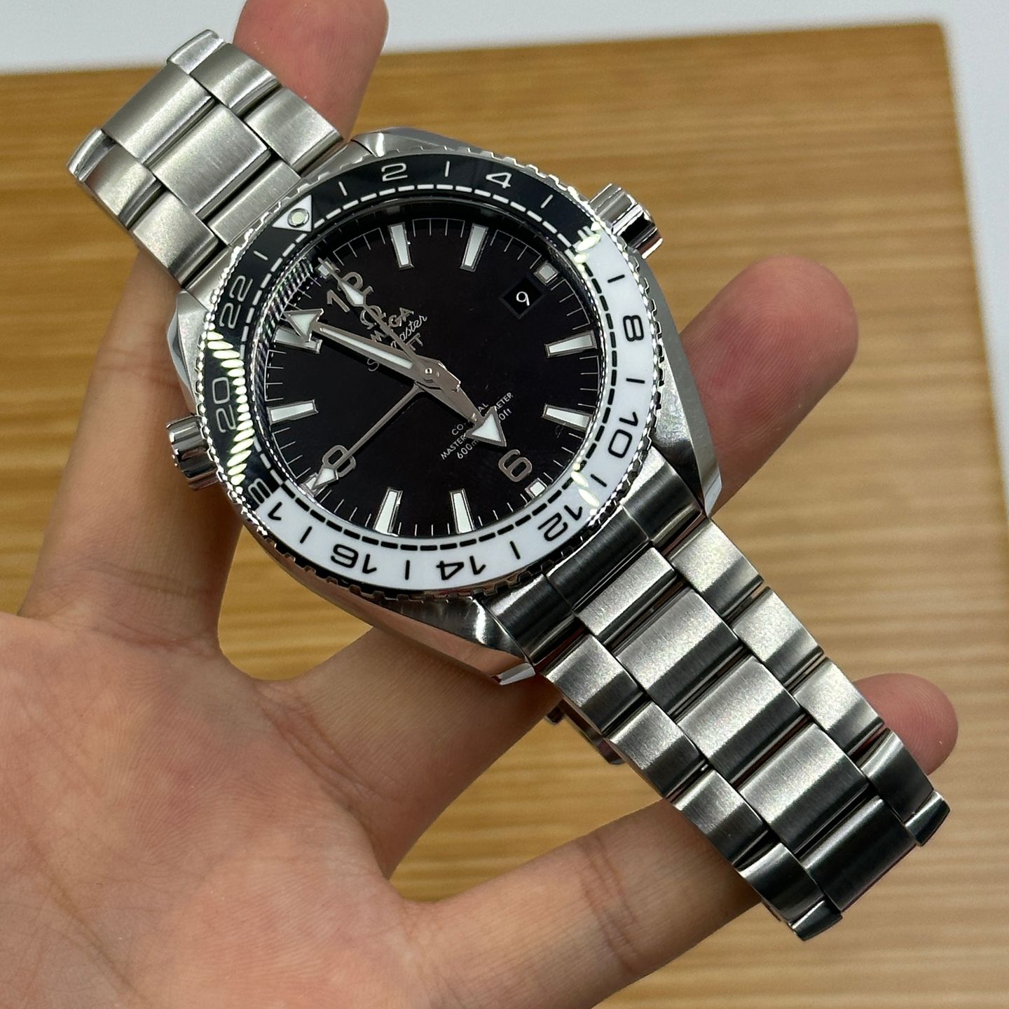 Omega Seamaster Planet Ocean 215.30.44.22.01.001 (2023) - Black dial 44 mm Steel case (8/8)