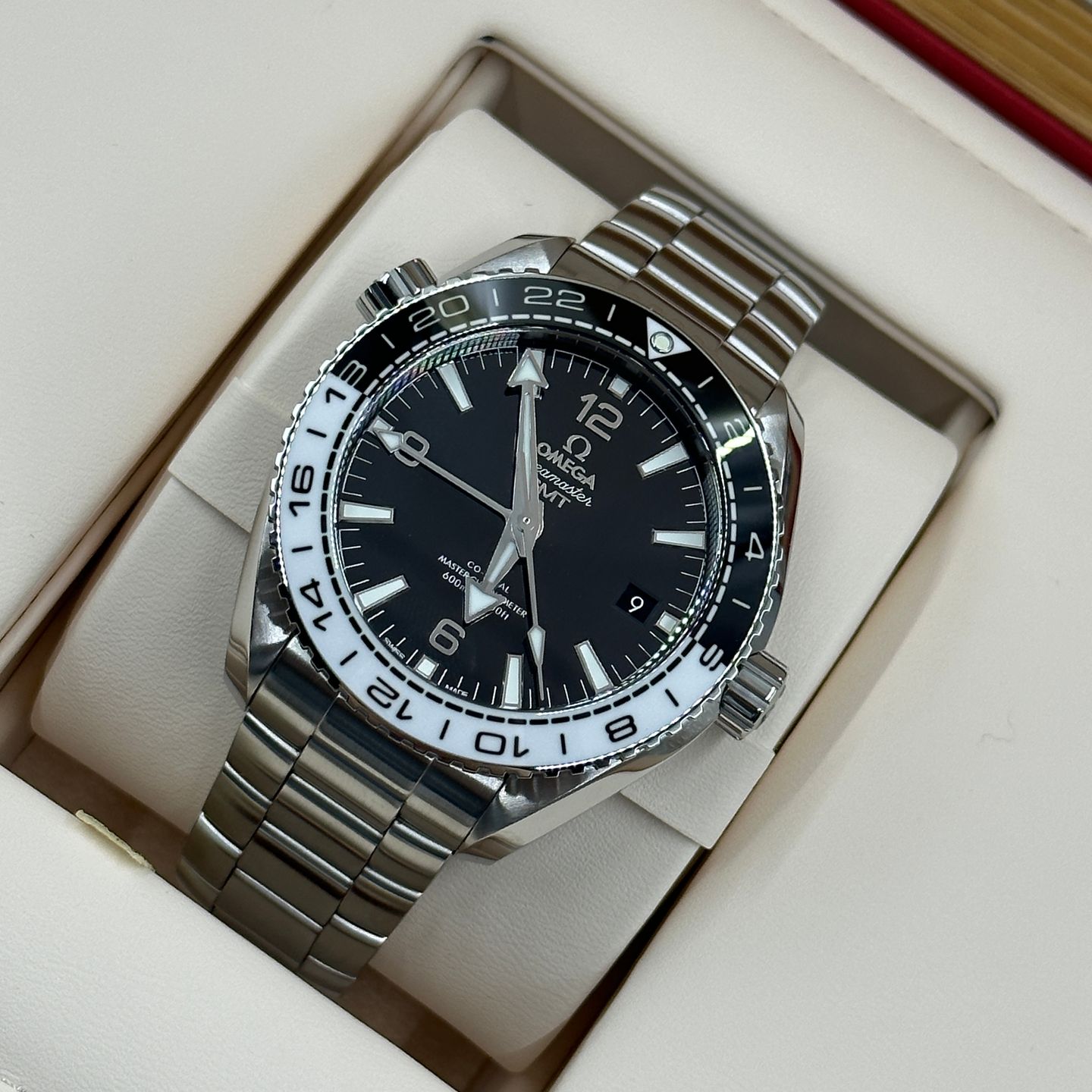 Omega Seamaster Planet Ocean 215.30.44.22.01.001 - (3/8)