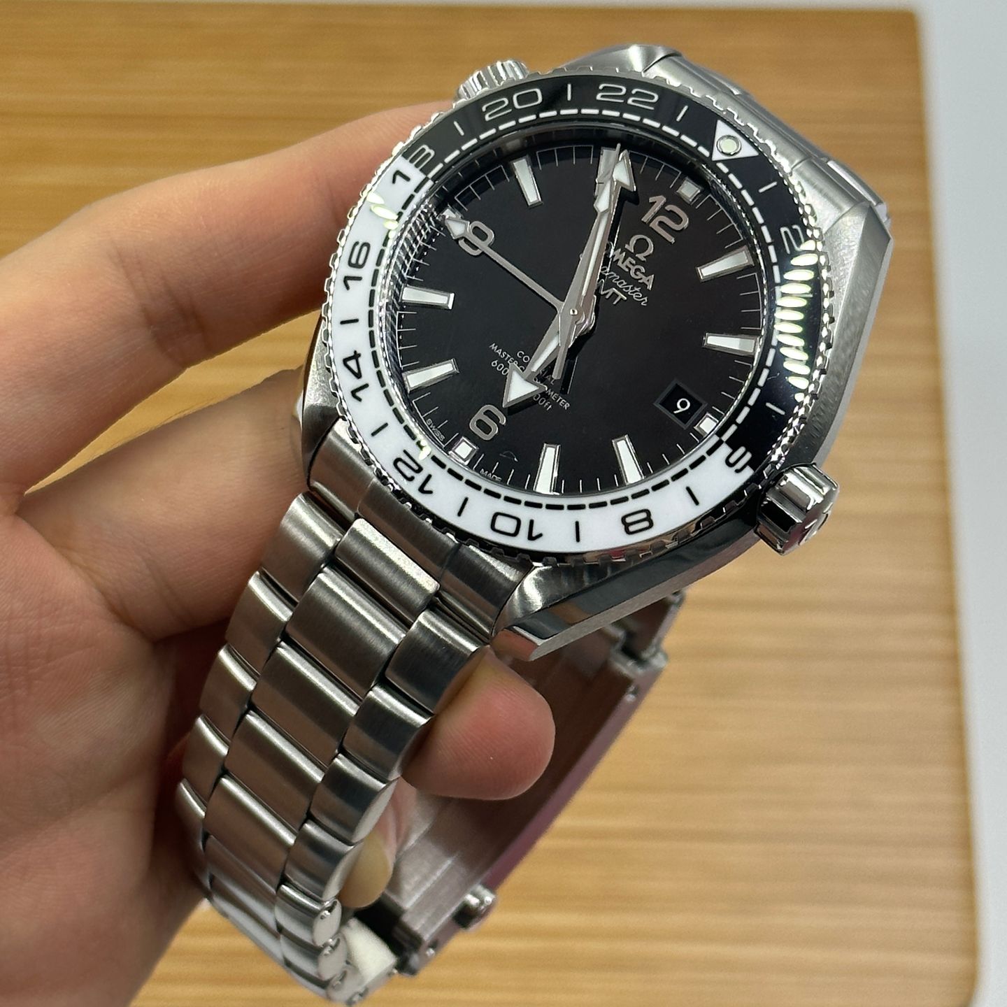 Omega Seamaster Planet Ocean 215.30.44.22.01.001 (2023) - Black dial 44 mm Steel case (7/8)