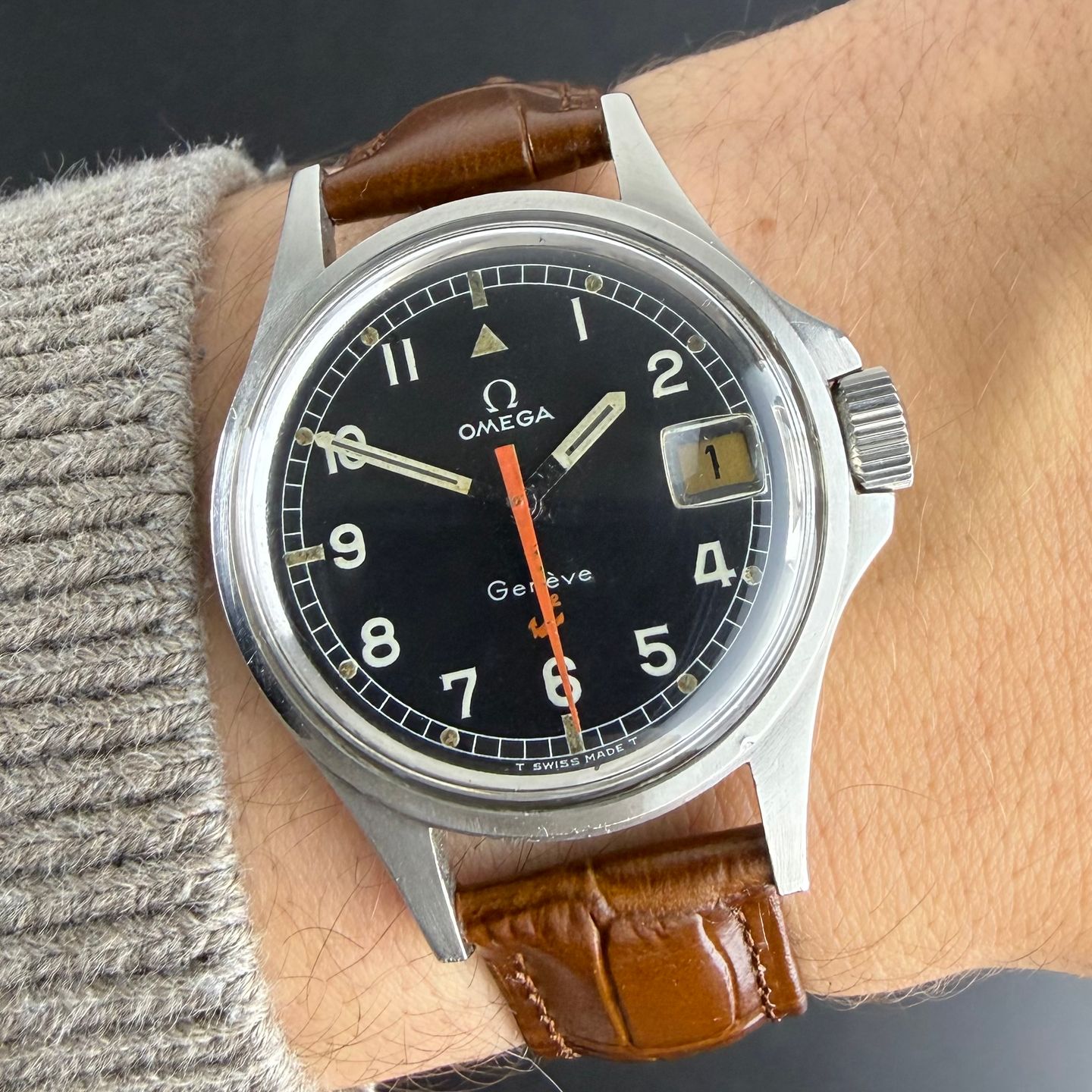 Omega Genève 166.038 (1969) - Black dial 35 mm Steel case (2/8)