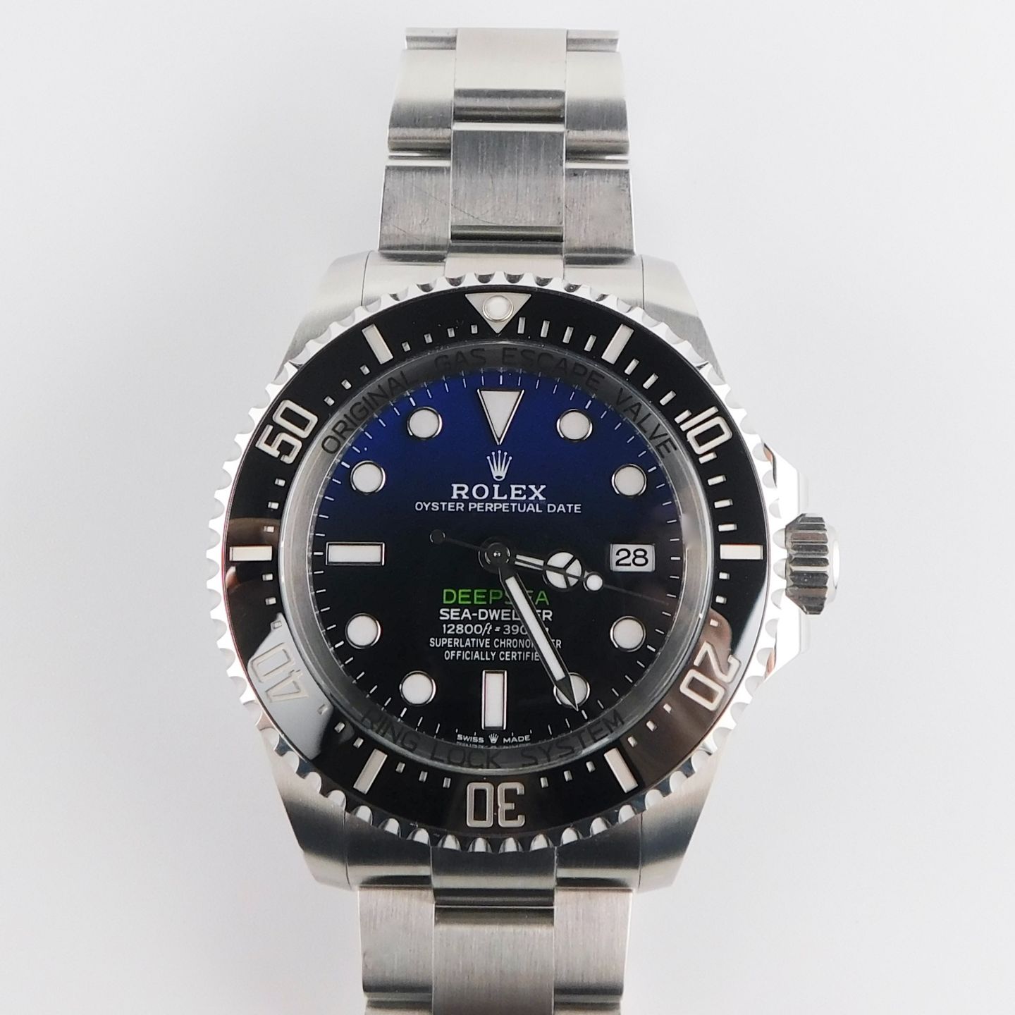 Rolex Sea-Dweller Deepsea 136660 (2023) - Multi-colour dial 44 mm Steel case (2/3)