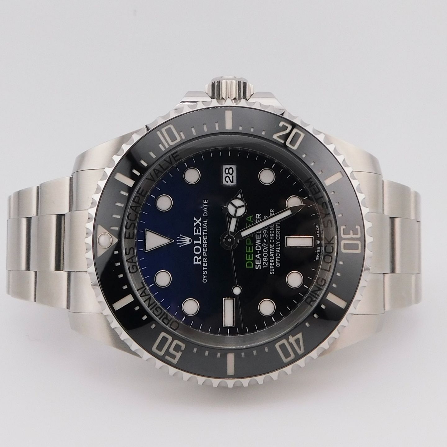 Rolex Sea-Dweller Deepsea 136660 (2023) - Multi-colour dial 44 mm Steel case (3/3)