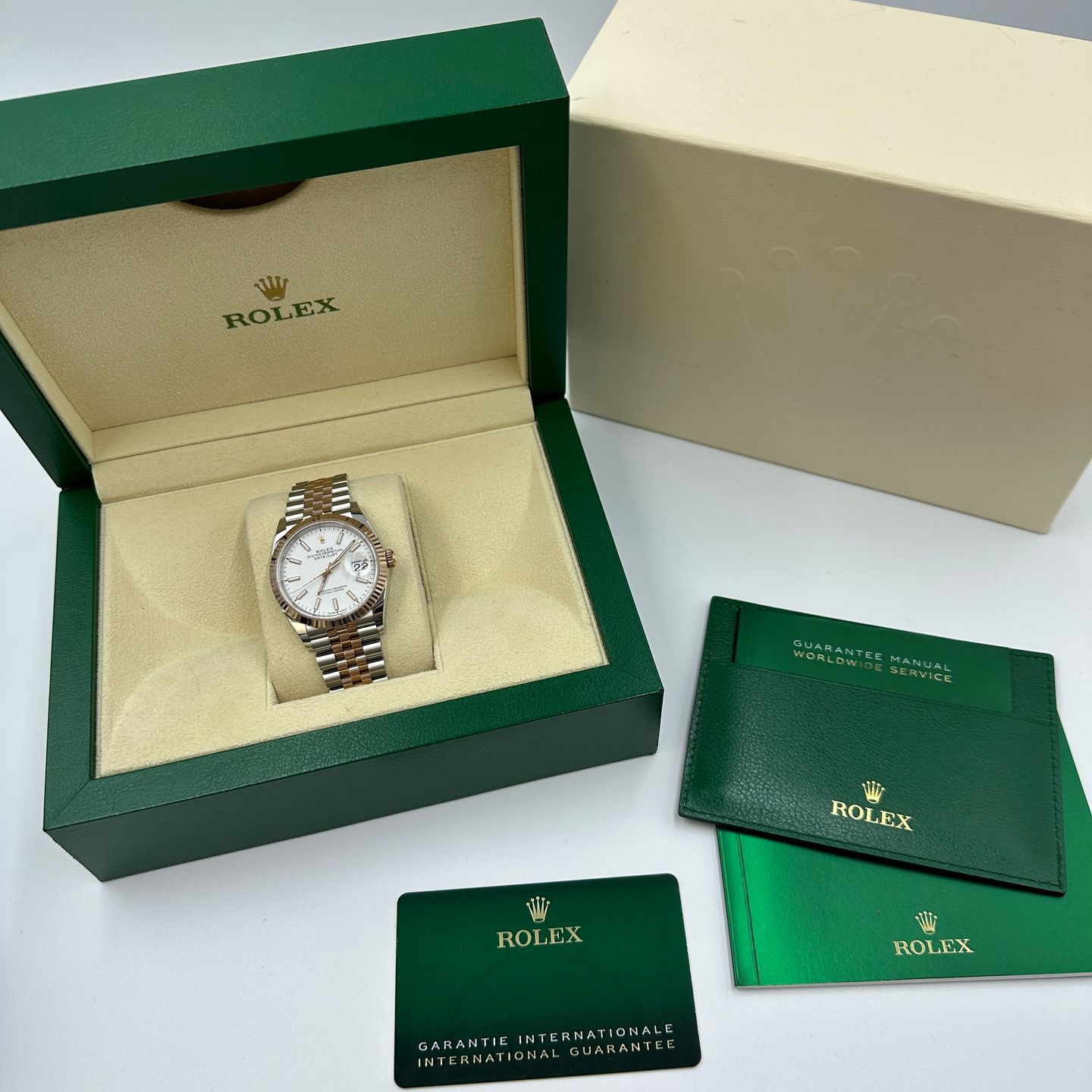 Rolex Datejust 36 126231 (2024) - Wit wijzerplaat 36mm Staal (2/8)