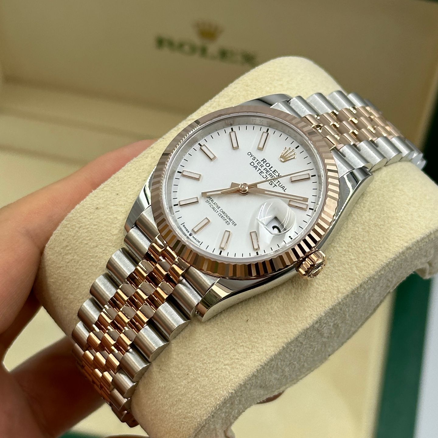 Rolex Datejust 36 126231 (2024) - Wit wijzerplaat 36mm Staal (3/8)