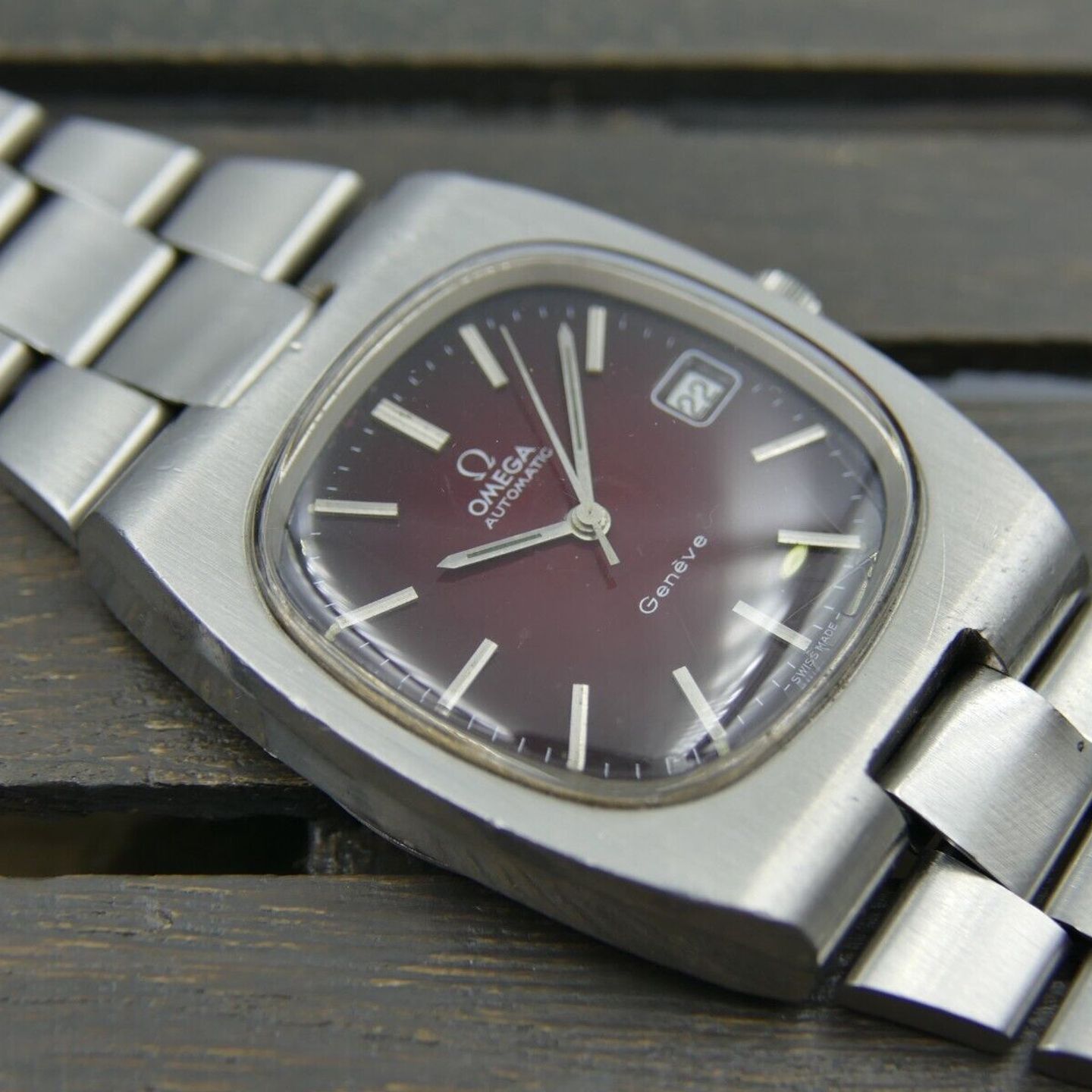 Omega Genève 166.0191 (Onbekend (willekeurig serienummer)) - Rood wijzerplaat Onbekend Onbekend (3/8)