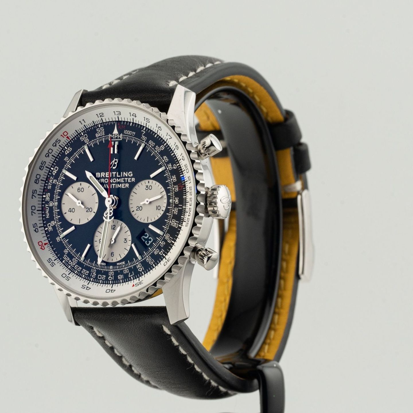 Breitling Navitimer AB0121 (2022) - Zwart wijzerplaat 43mm Staal (2/8)