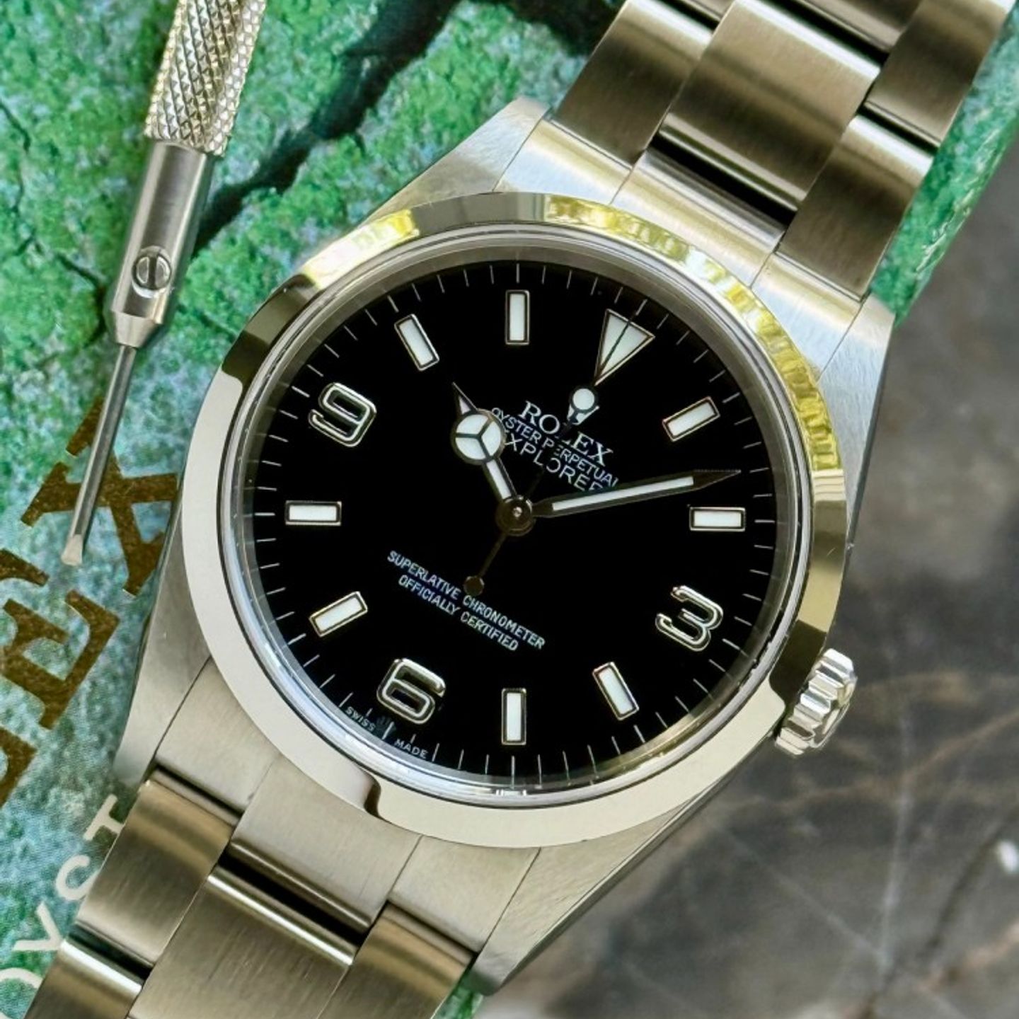 Rolex Explorer 114270 (2004) - Black dial 36 mm Steel case (4/8)