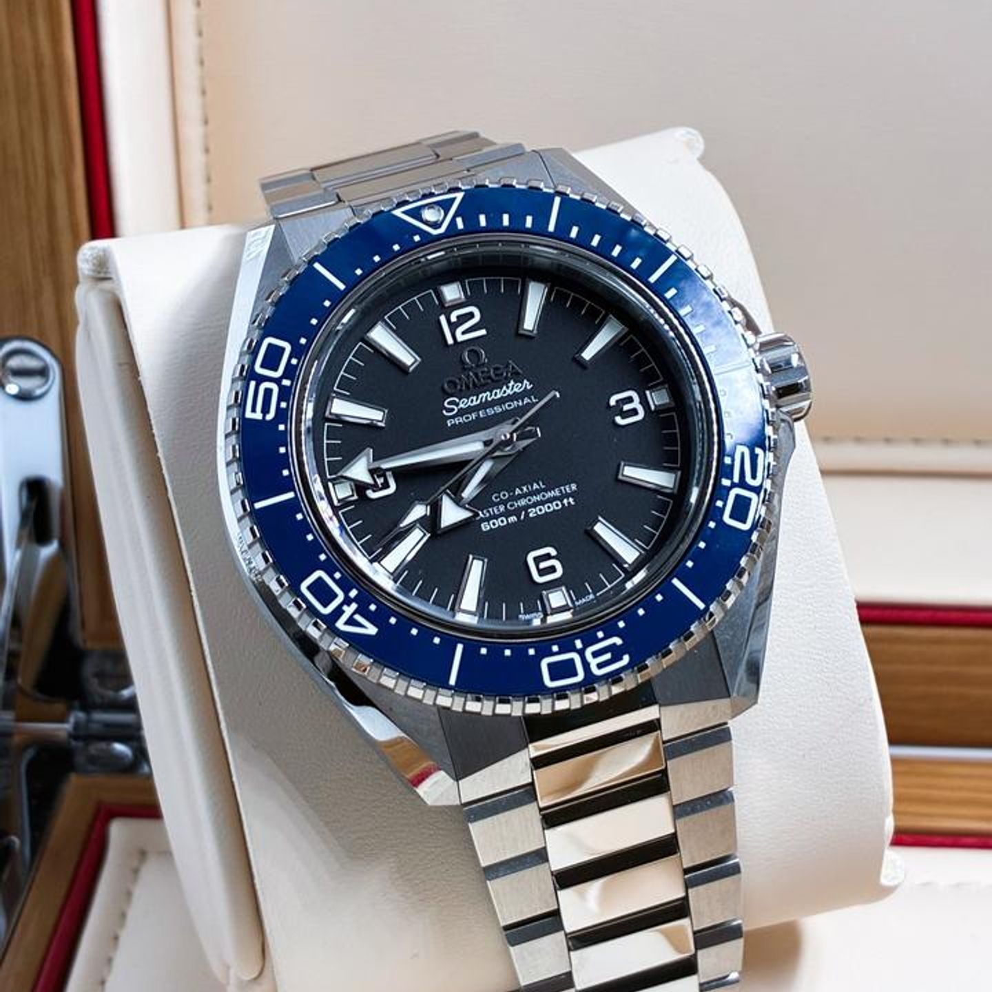 Omega Seamaster Planet Ocean 217.30.42.21.01.002 (2026) - 42mm Staal (4/6)