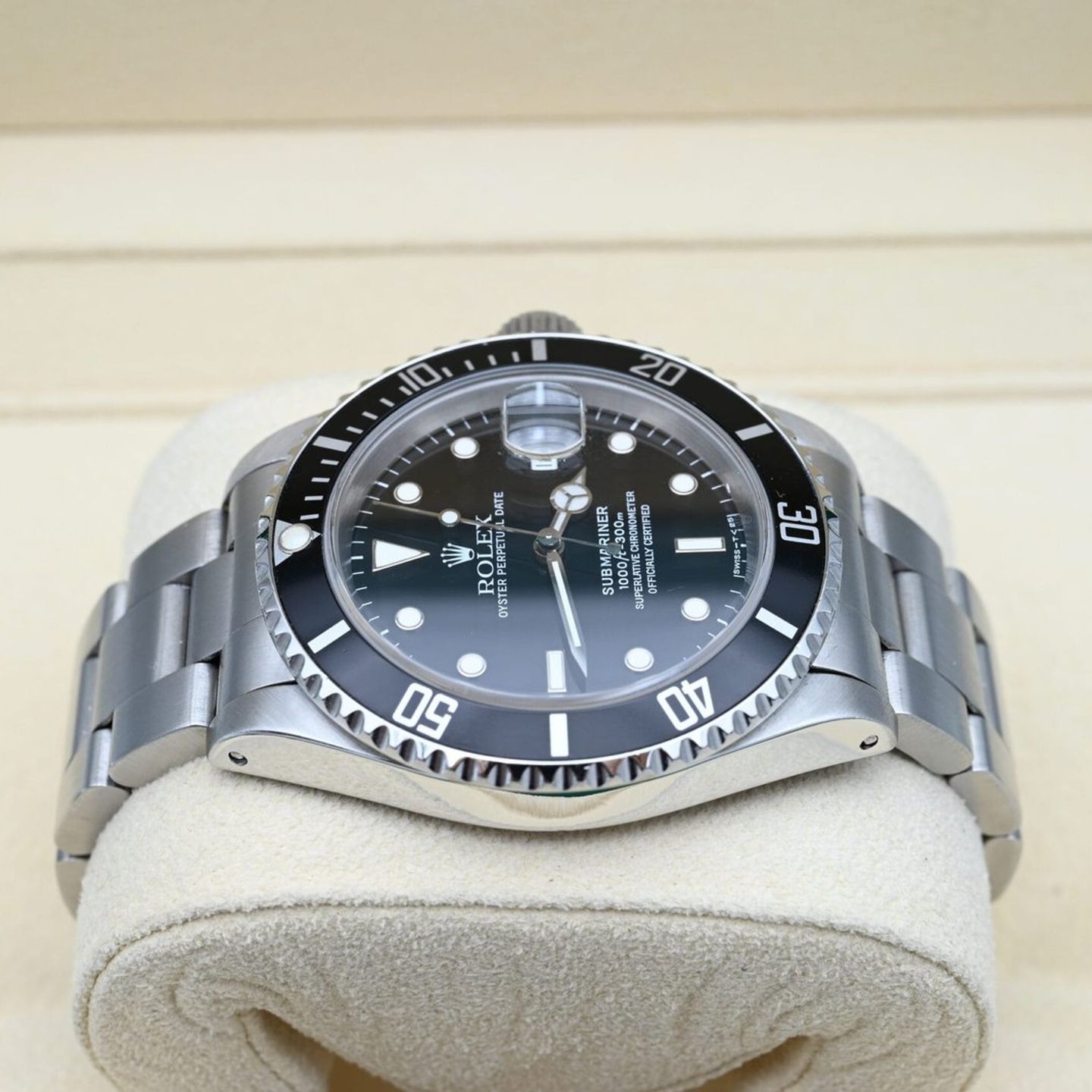 Rolex Submariner Date 16610 (1997) - Black dial 40 mm Steel case (3/7)
