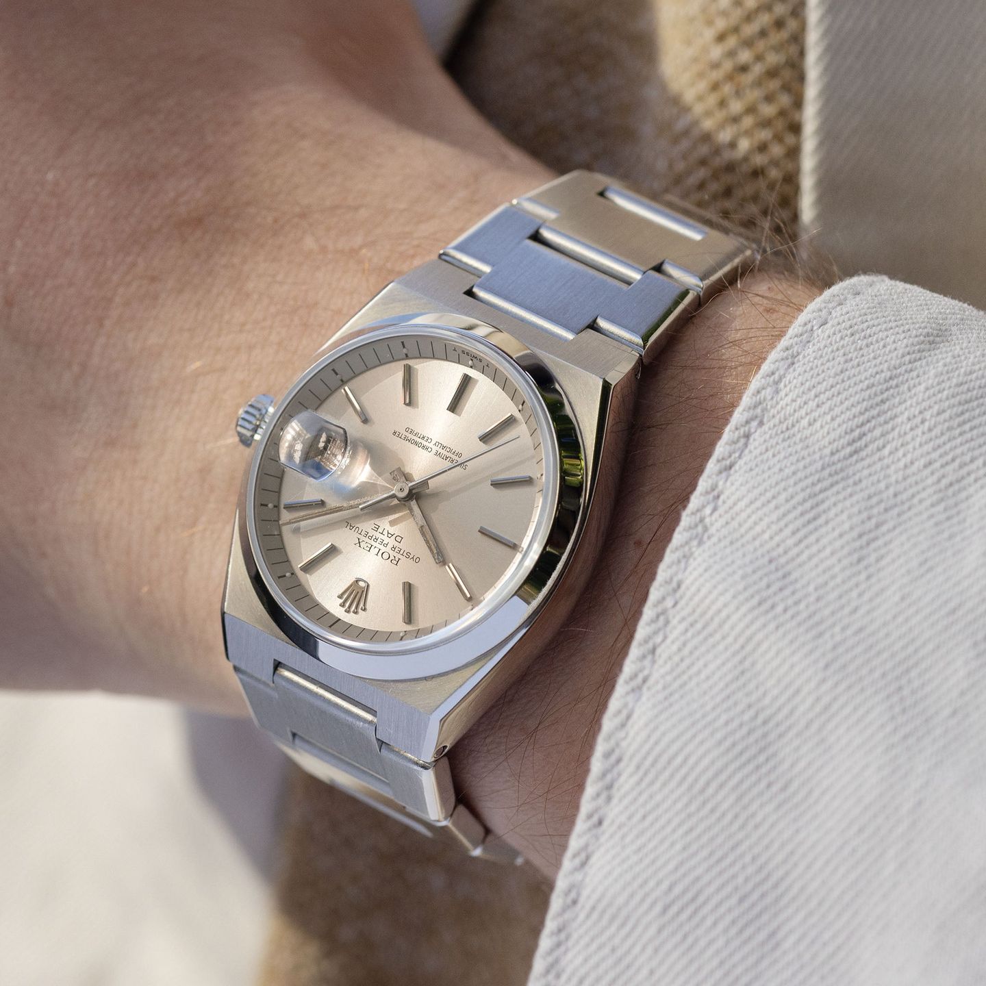 Rolex Oyster Perpetual Date 1530 (1975) - Silver dial 36 mm Steel case (2/8)
