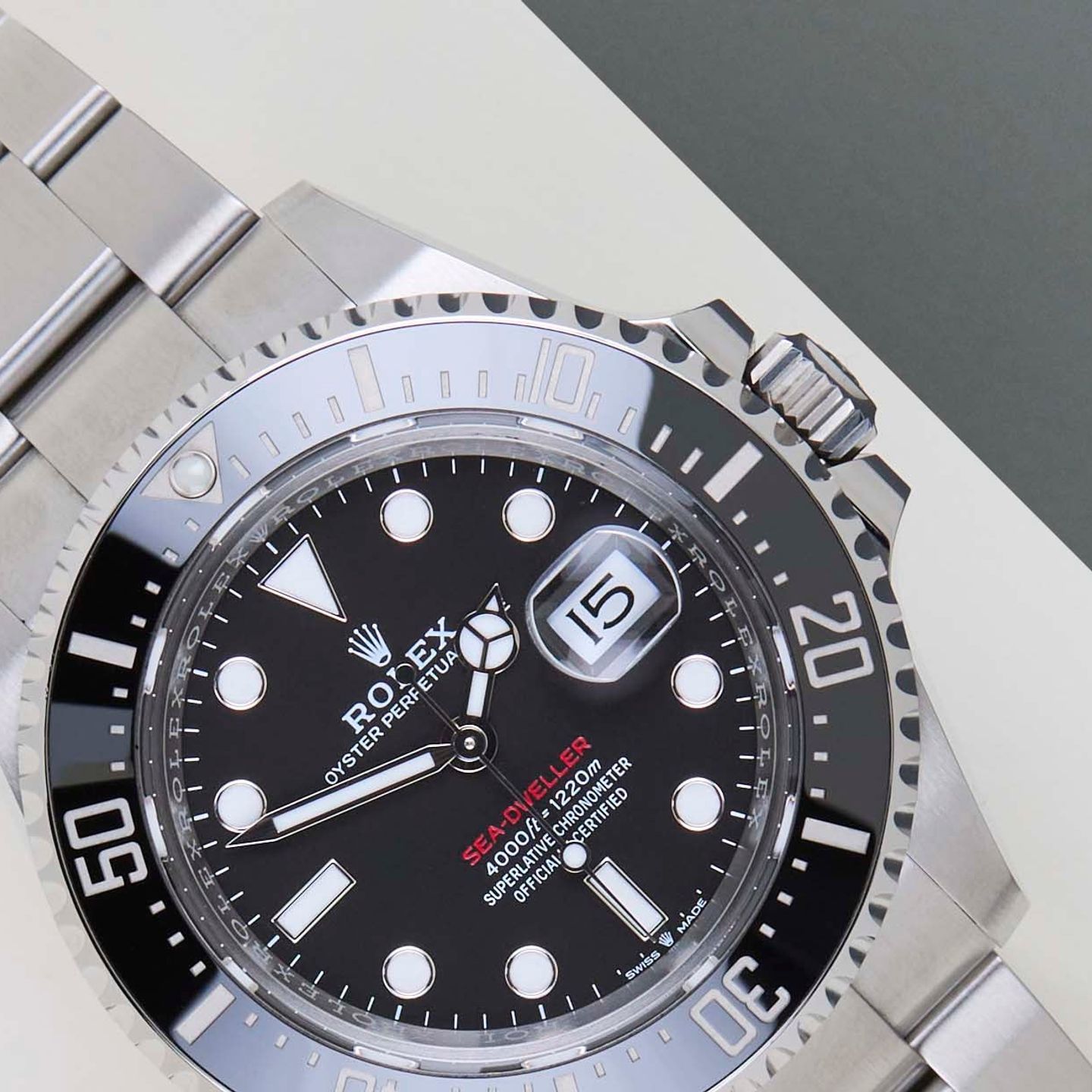 Rolex Sea-Dweller 126600 (2024) - Black dial 43 mm Steel case (3/8)