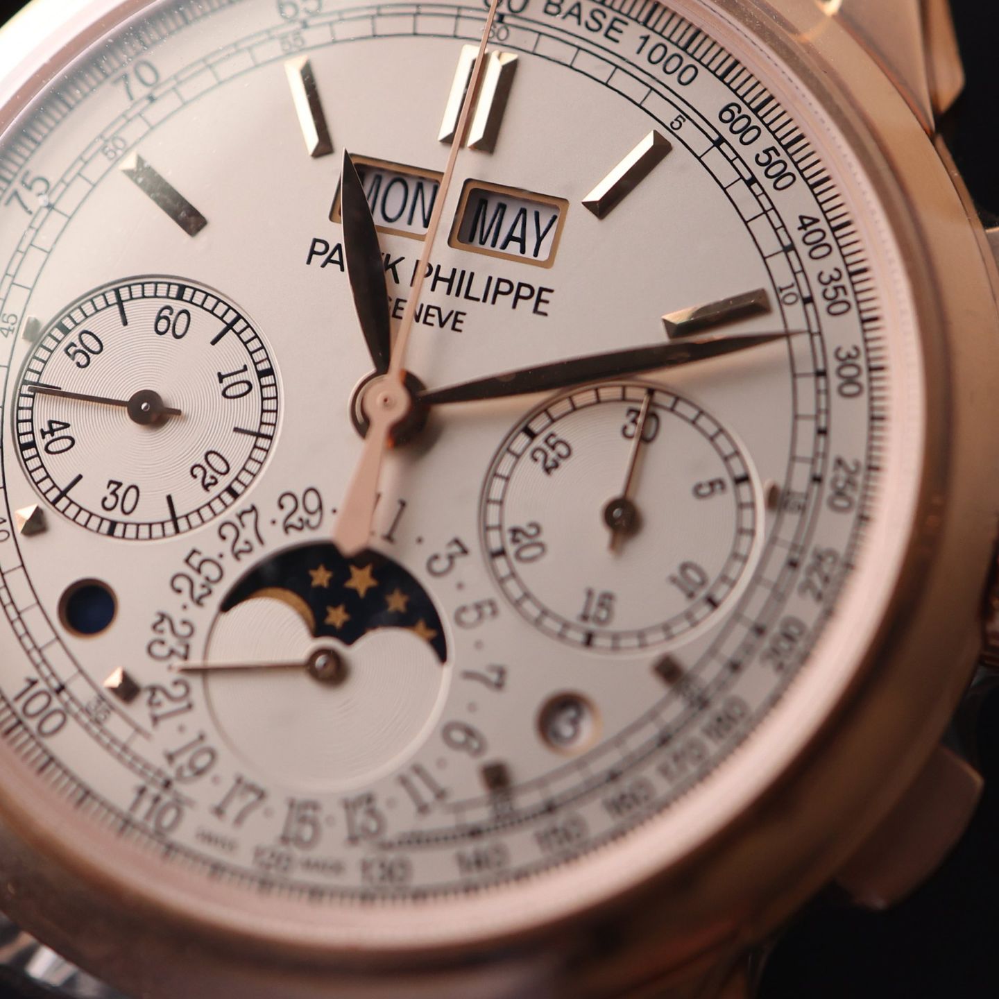 Patek Philippe Perpetual Calendar Chronograph 5270R (2017) - Silver dial 42 mm Rose Gold case (5/6)