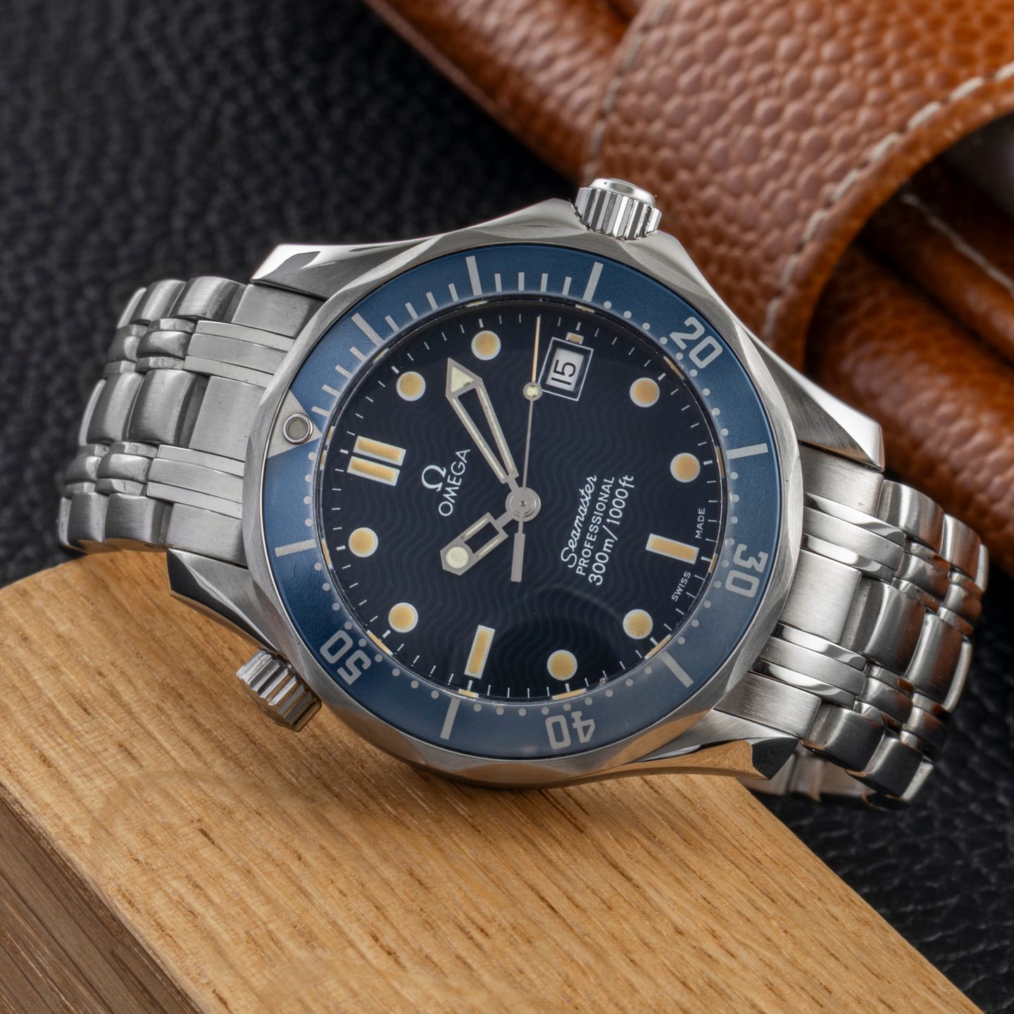 Omega Seamaster Diver 300 M 2561.80.00 (1995) - Blauw wijzerplaat 36mm Staal (2/8)