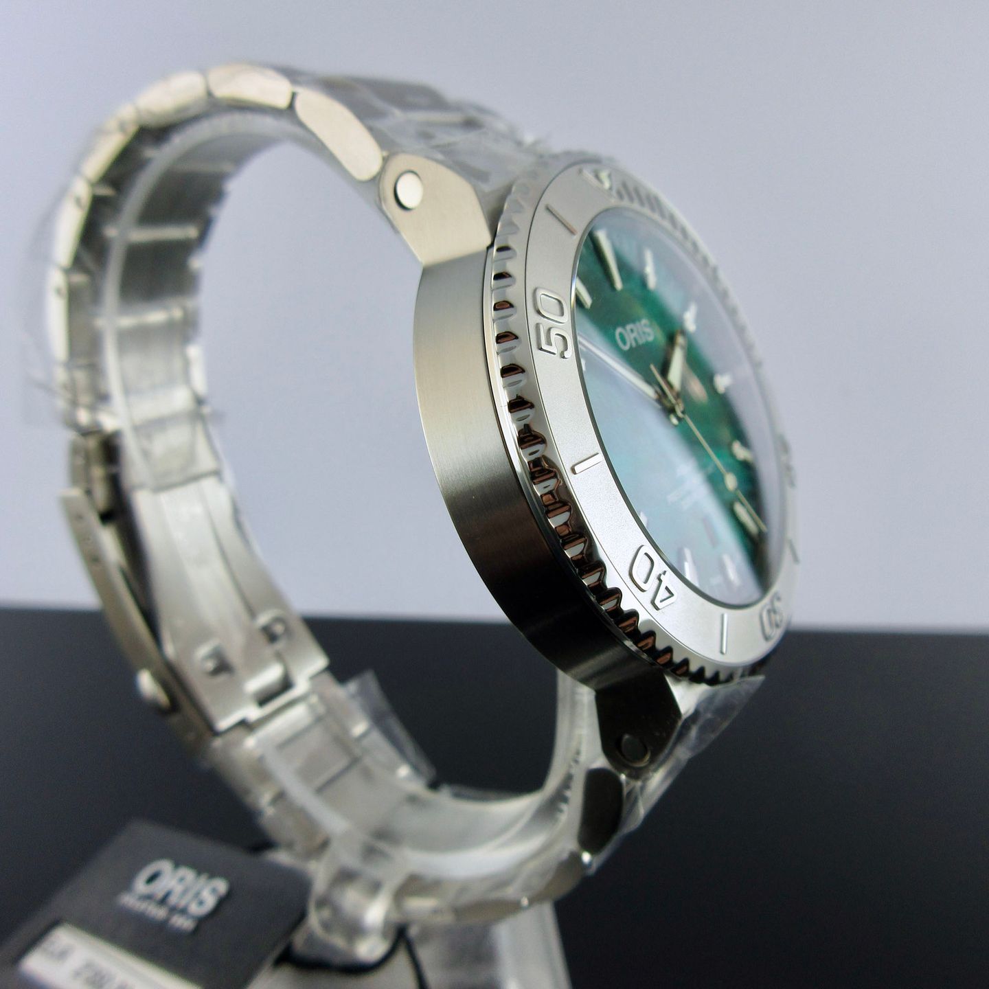 Oris Aquis Date 01 733 7730 4137-07 8 24 (2024) - Groen wijzerplaat 44mm Staal (7/8)