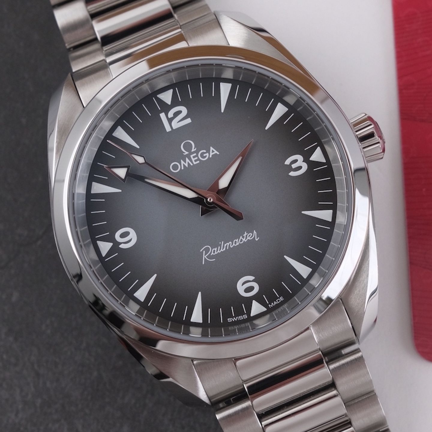 Omega Seamaster Railmaster 235.10.38.20.06.001 - (3/8)