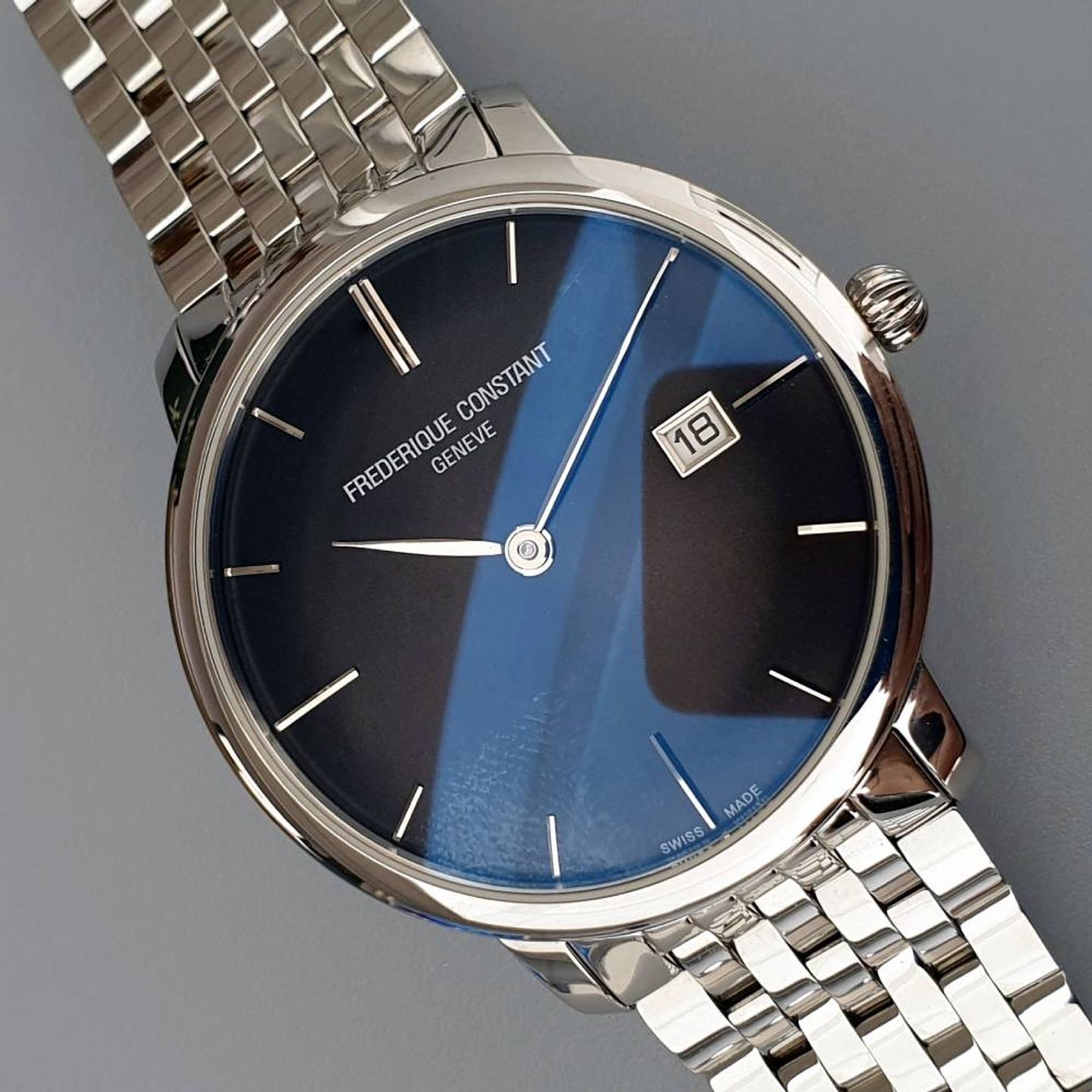 Frederique Constant Slimline Automatic FC-306G4S6B (2025) - Black dial 40 mm Steel case (3/8)