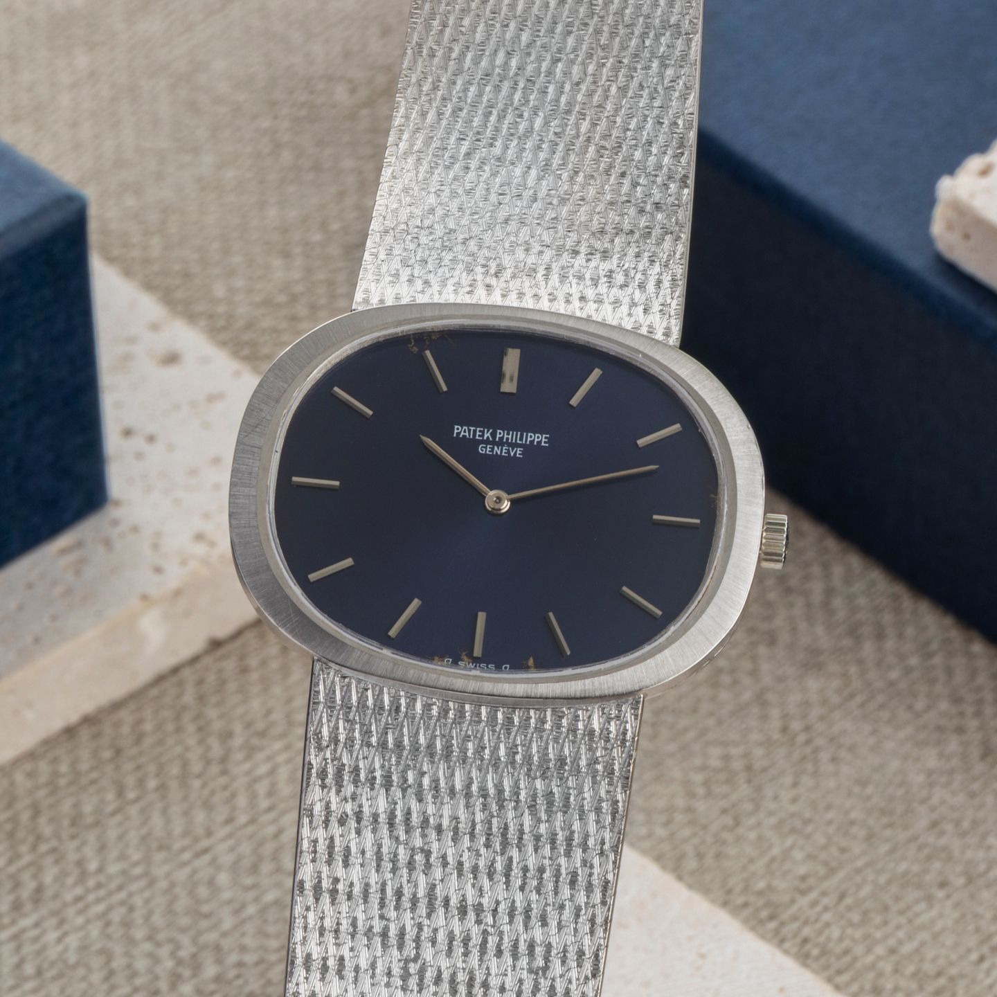 Patek Philippe Golden Ellipse 3583 (1970) - (3/8)