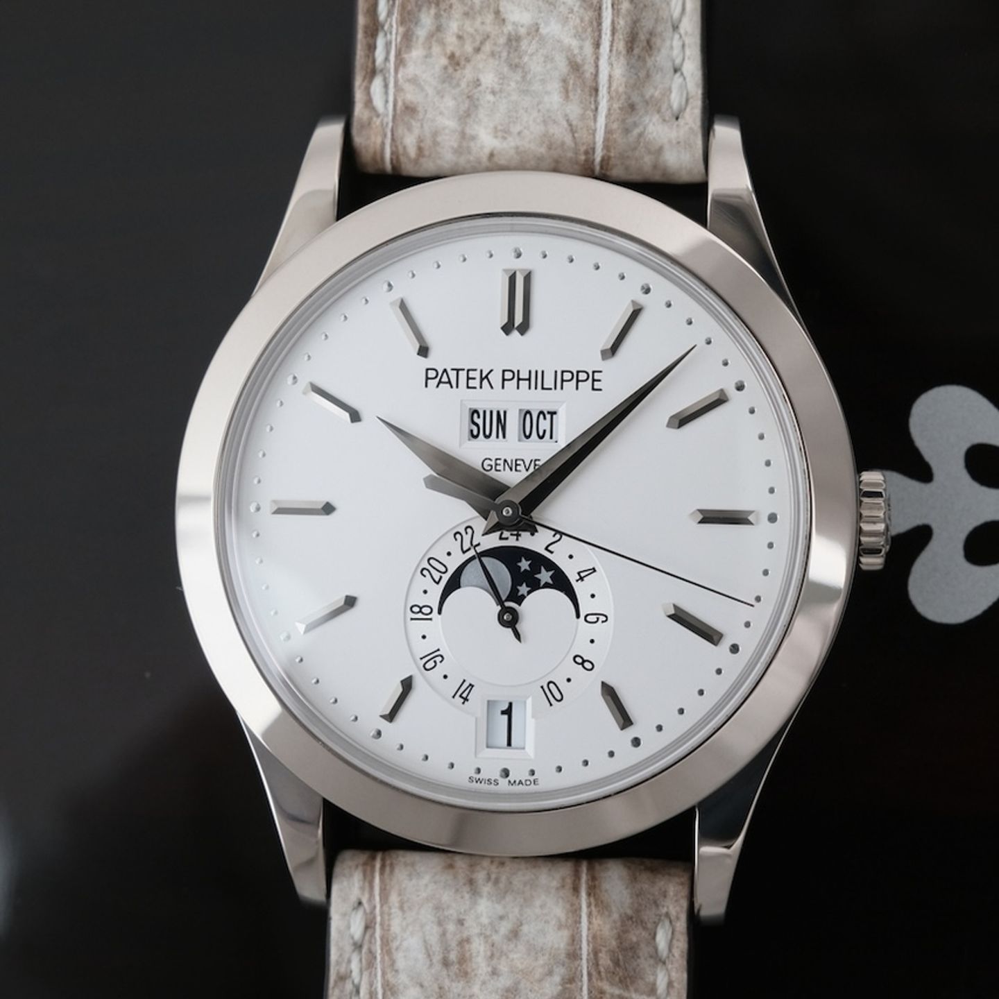 Patek Philippe Annual Calendar 5396G-011 - (4/8)