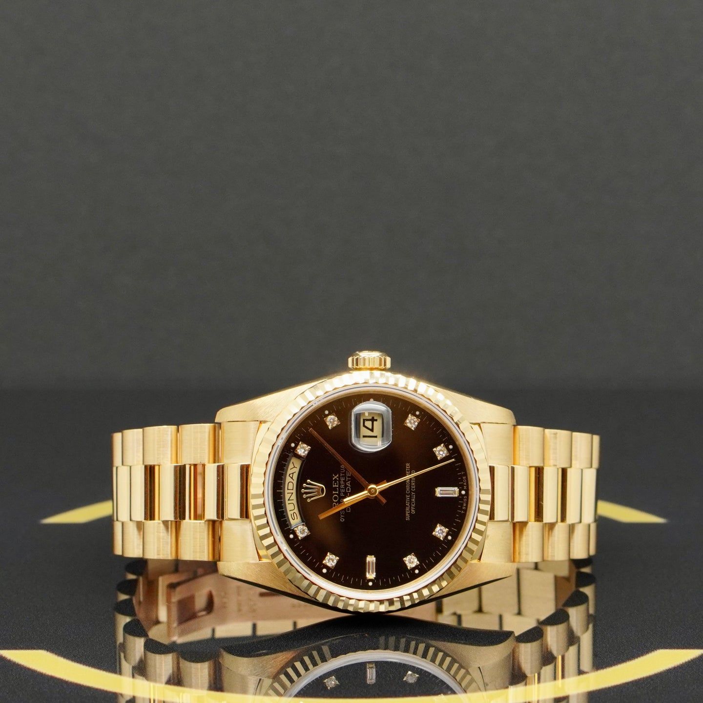 Rolex Day-Date 36 18238 (1996) - Black dial 36 mm Yellow Gold case (4/7)