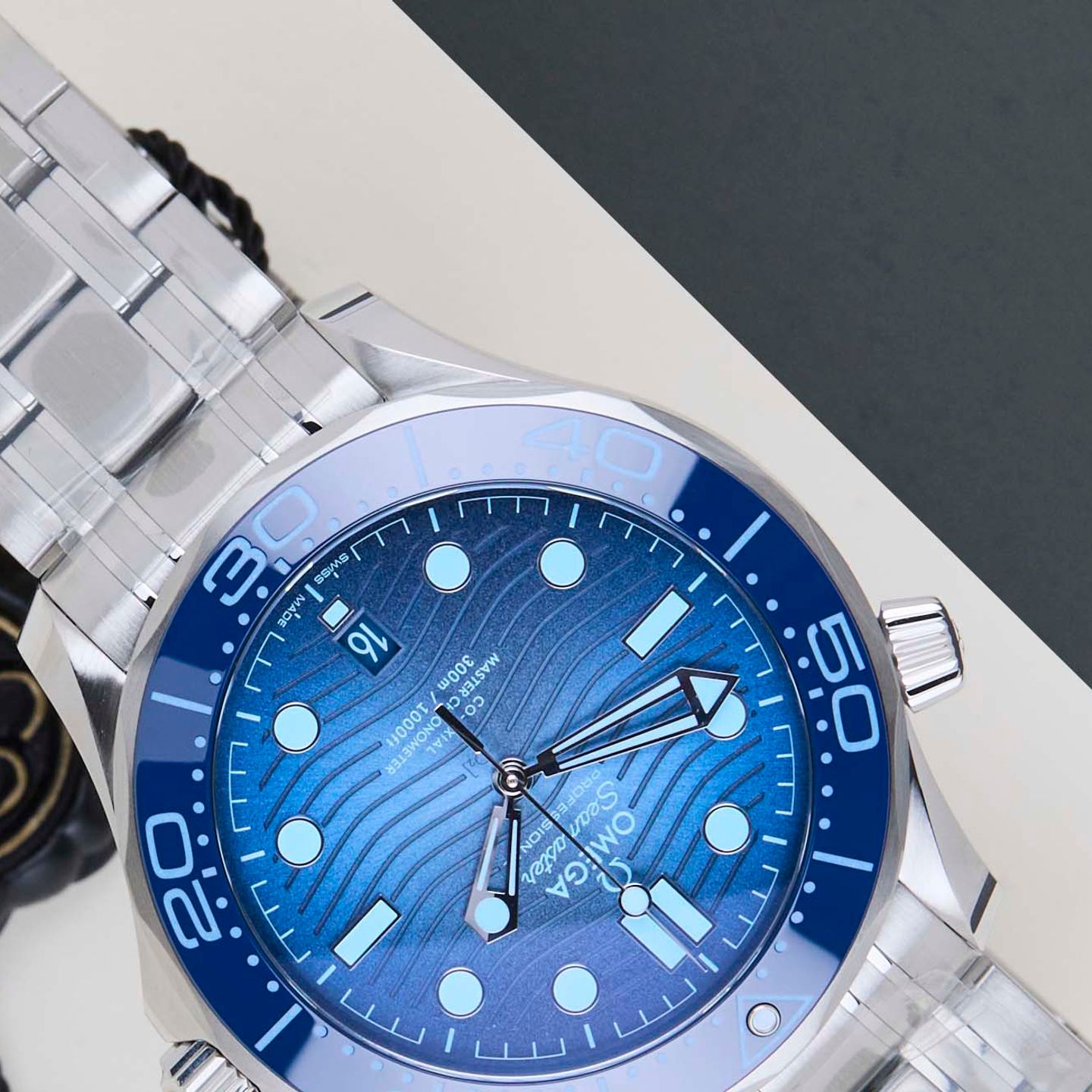 Omega Seamaster Diver 300 M 210.30.42.20.03.003 - (4/8)